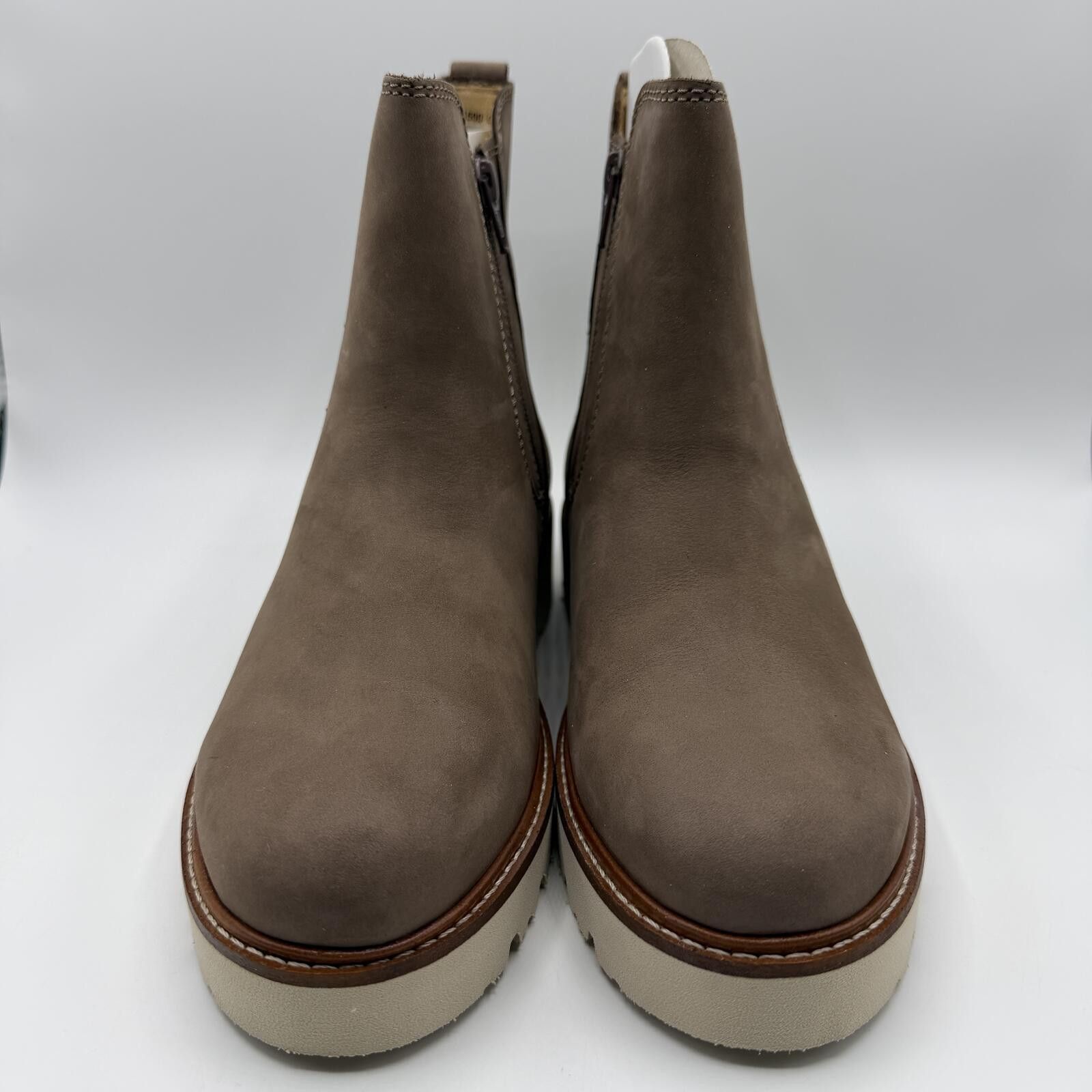 Samuel Hubbard Samuel Hubbard Made in Portugal Van Ness Chelsea Boot Nubuck Size US 7 / IT 37 - 2 Thumbnail