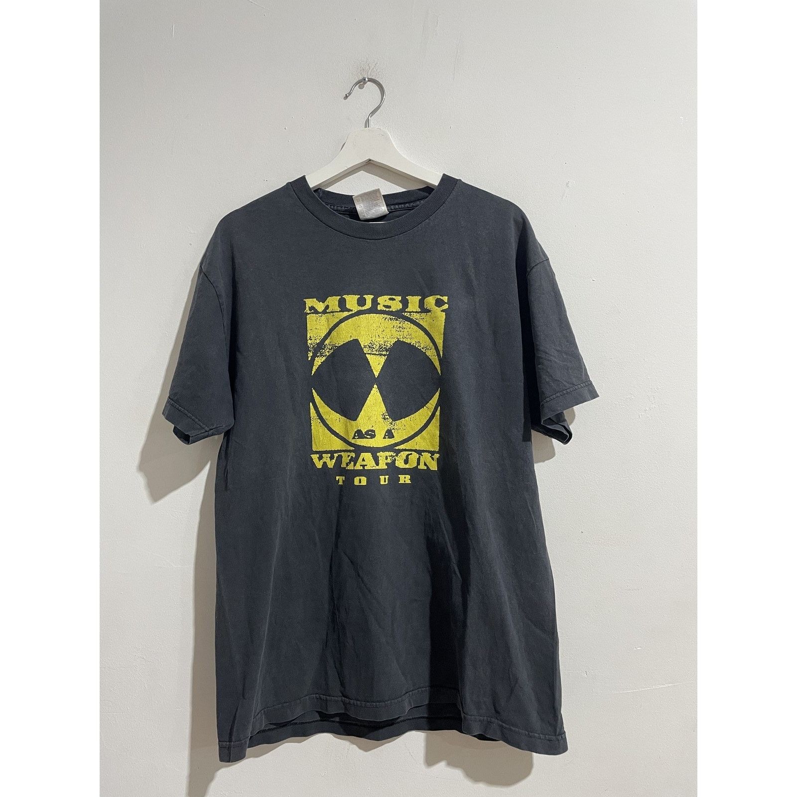 Other VINTAGE '01 MUSIC AS A WEAPON TOUR TEE SIZE LARGE Size US L / EU 52-54 / 3 - 1 Thumbnail