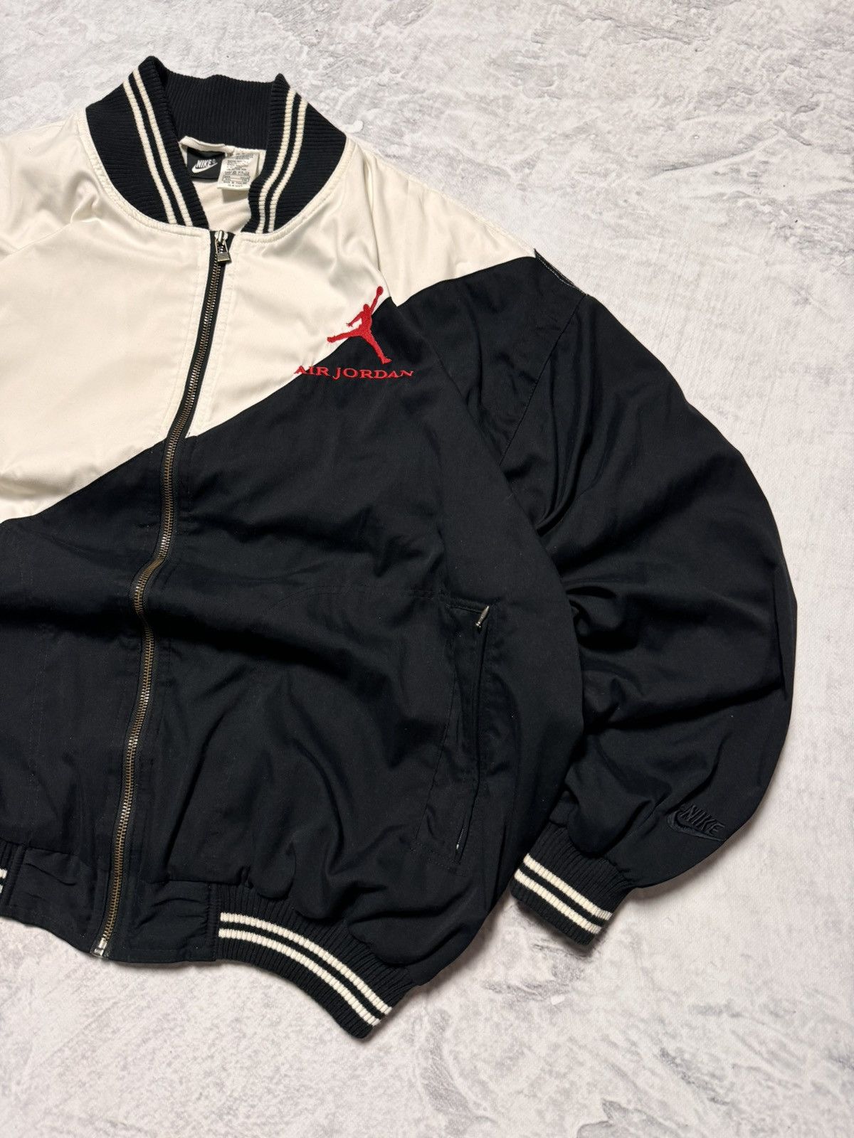 Nike × Vintage 90s Nike Vintage Air Jordan Nylon Oversize Bomber Jacket Size US XXL / EU 58 / 5 - 4 Thumbnail