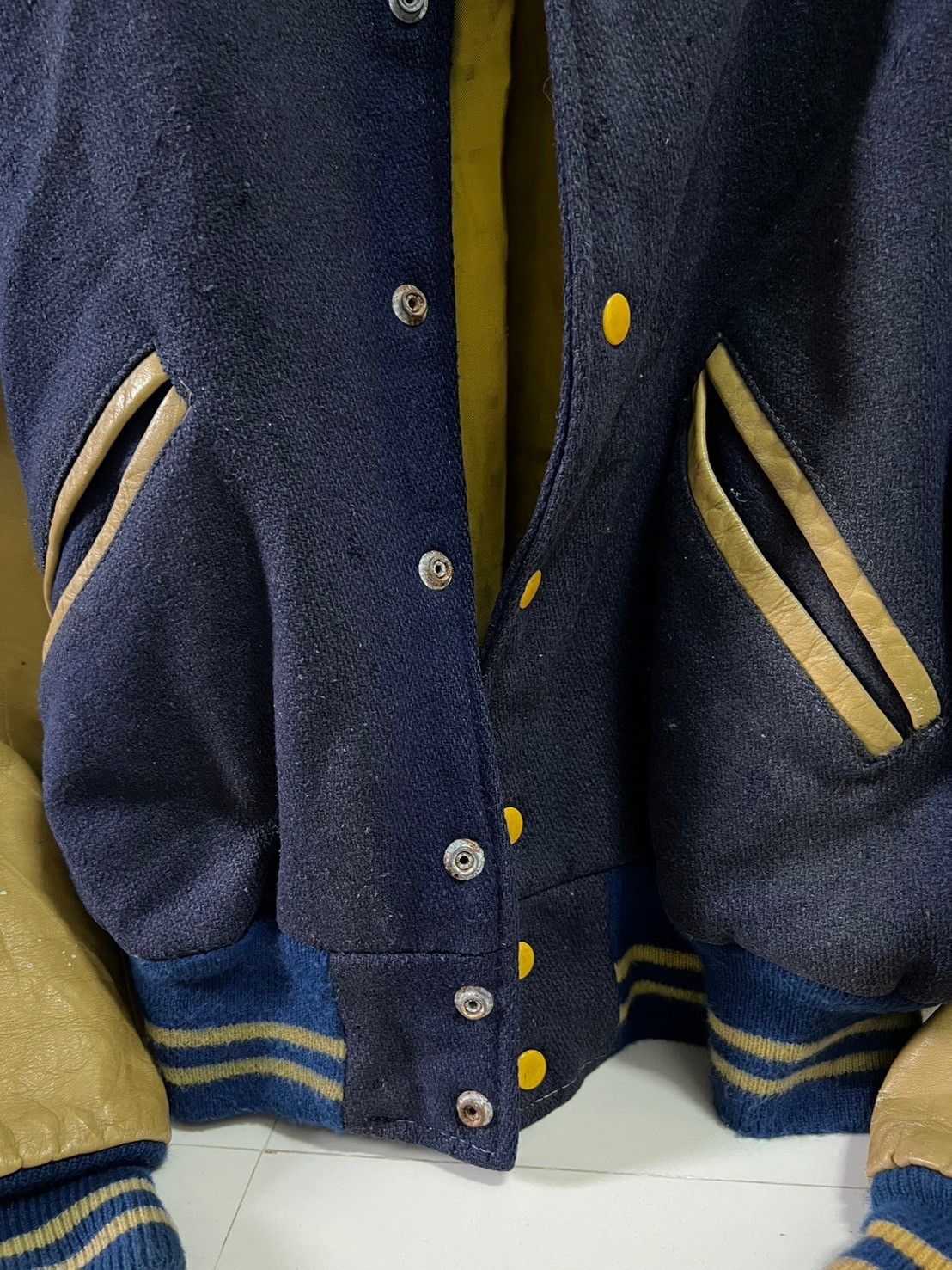 Vintage Thrashed 60s Vintage Butwin Varsity Jacket Distressed Grunge Size US M / EU 48-50 / 2 - 8 Thumbnail