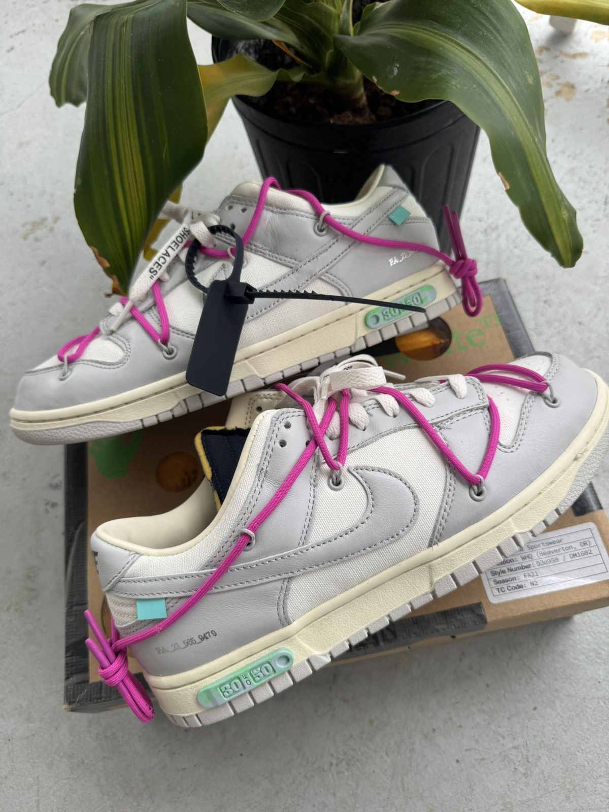 Nike OFF WHITE Nike Lot 30 Low Dunk Sneakers Size US 10 / EU 43 - 2 Thumbnail