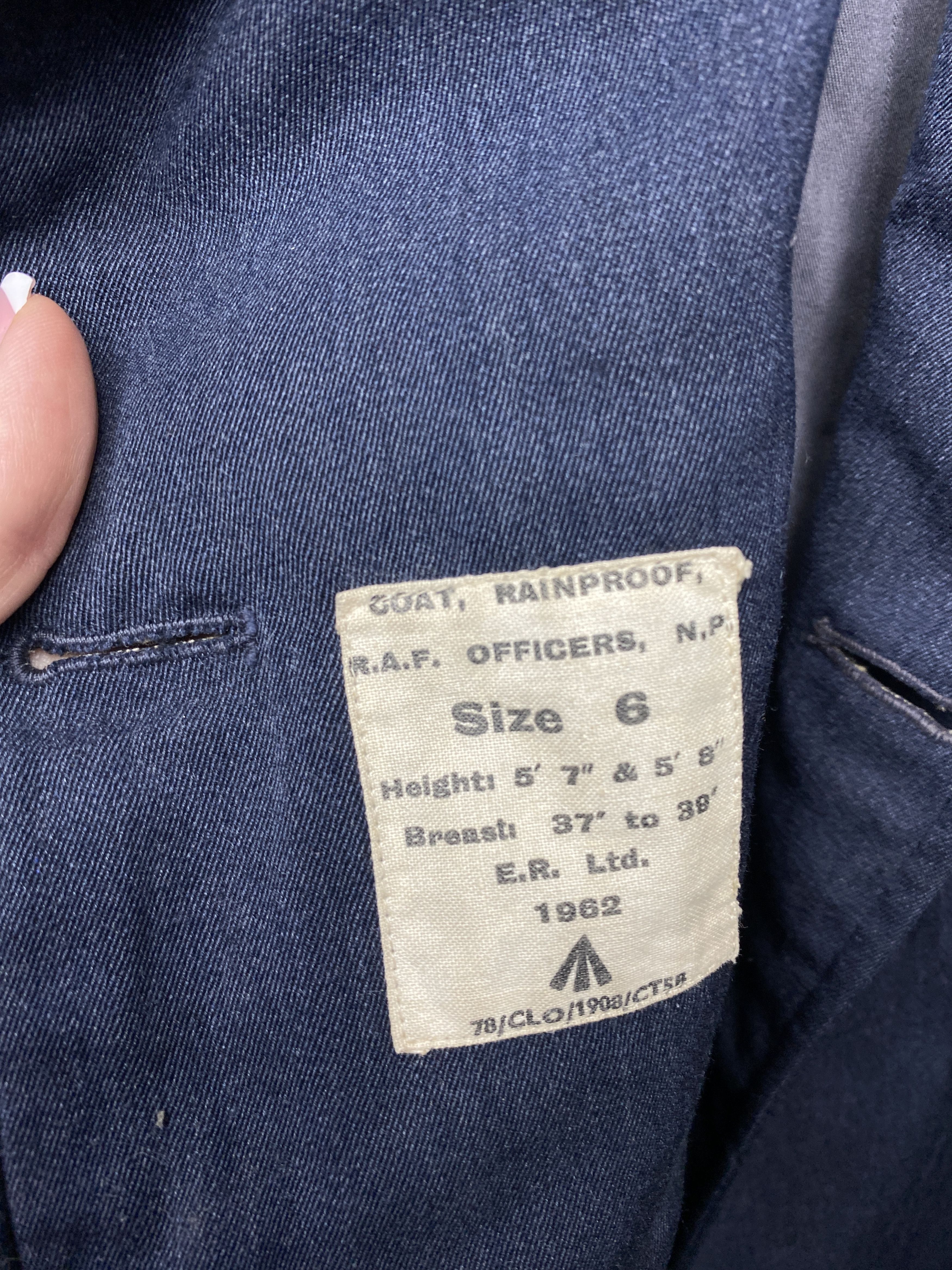 Vintage R.A.F. Officers 1962 Vintage Military Coat Jacket Size US L / EU 52-54 / 3 - 4 Thumbnail