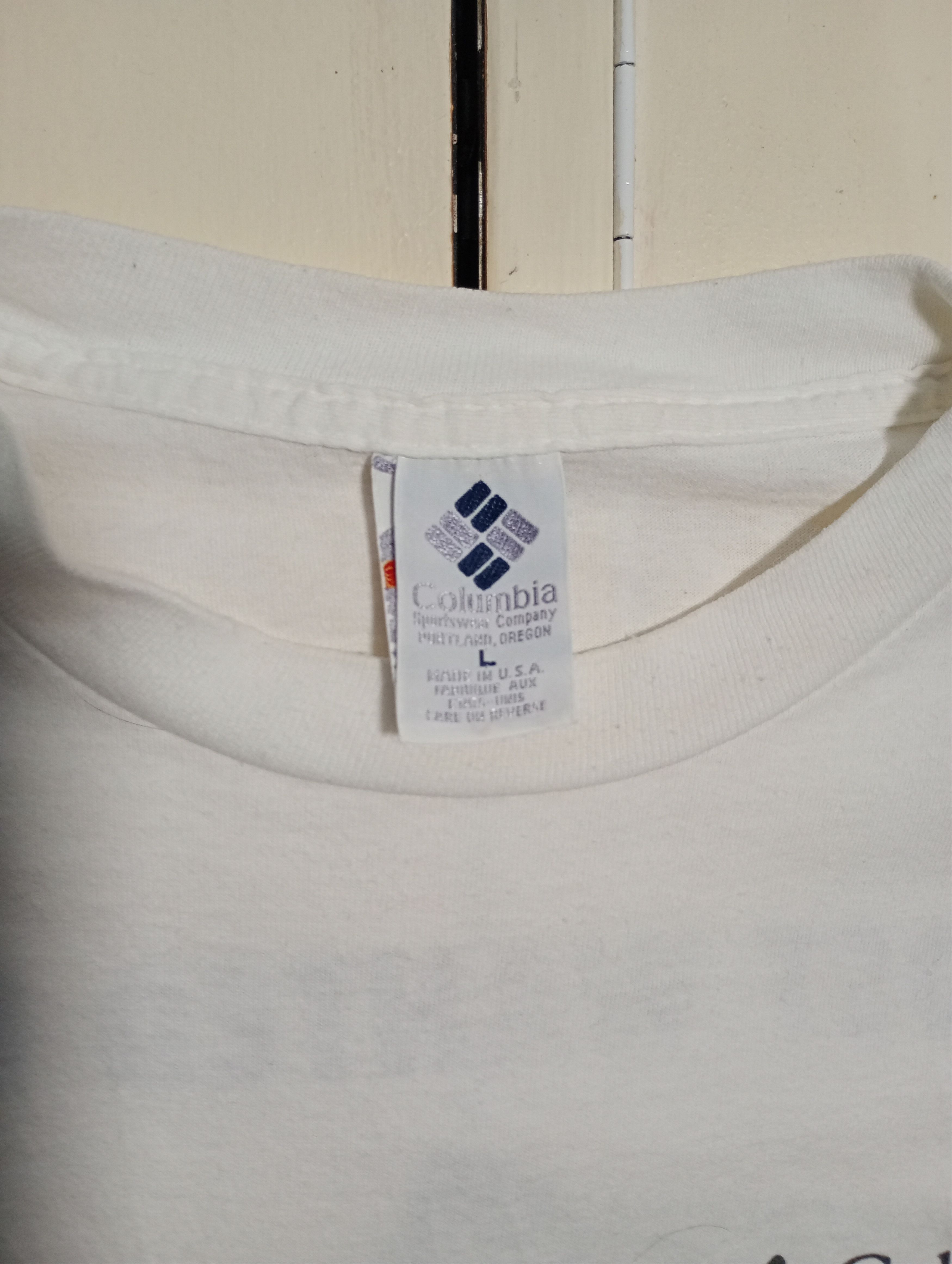 Columbia Columbia T-Shirt Vintage 90's Made in USA Size US L / EU 52-54 / 3 - 8 Thumbnail