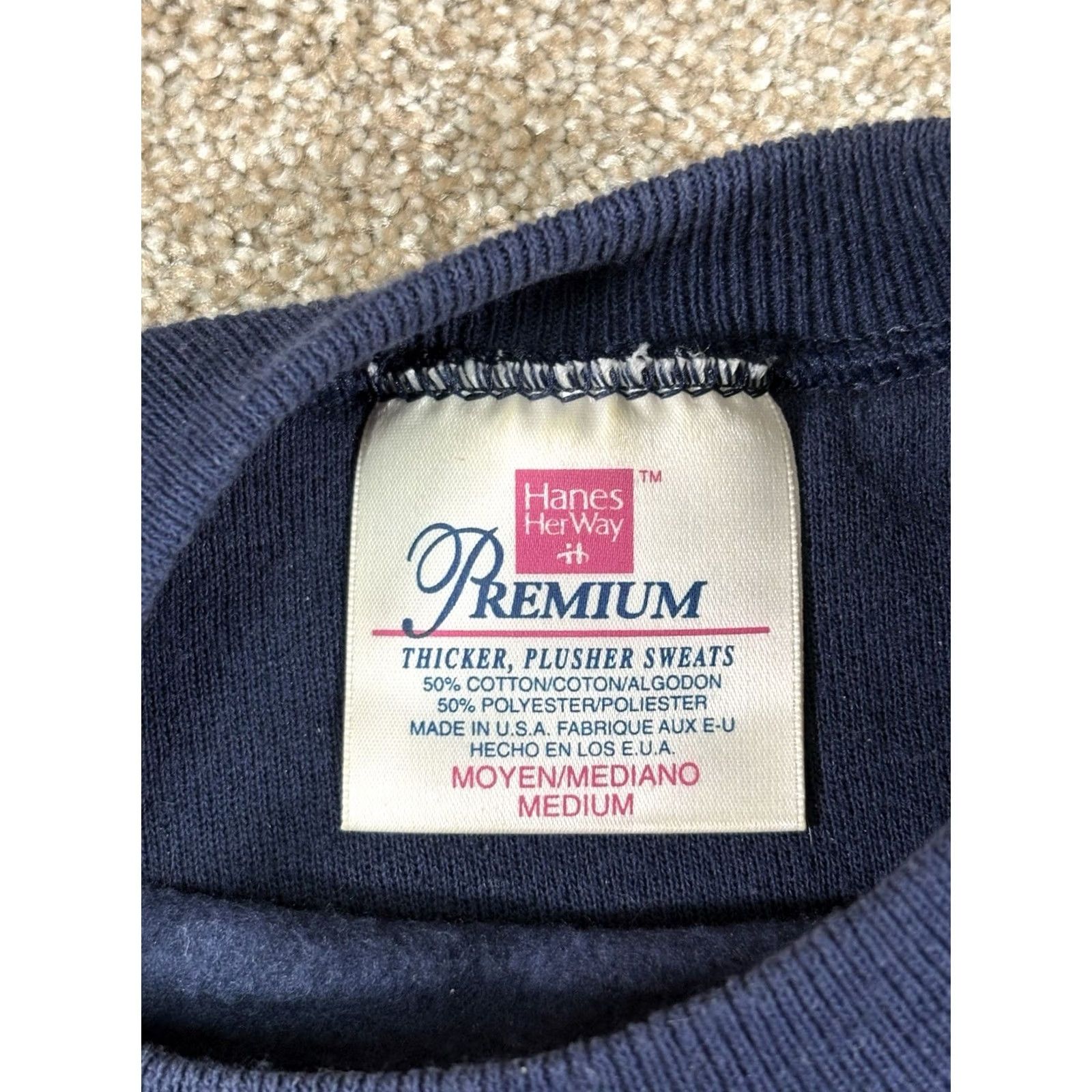 Hanes VINTAGE Hanes Her Way Navy Blue Crewneck Sweatshirt Embroidered Women’s Size M Size M / US 6-8 / IT 42-44 - 6 Thumbnail