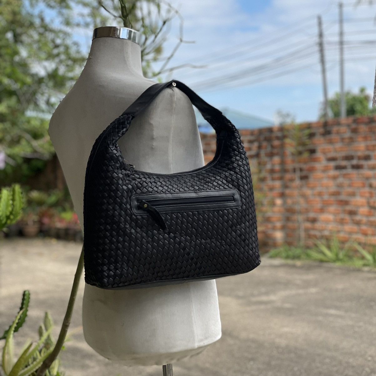 Leather Black Leather Woven Shoulder Bag Like Bottega Vaneta Size ONE SIZE - 4 Thumbnail