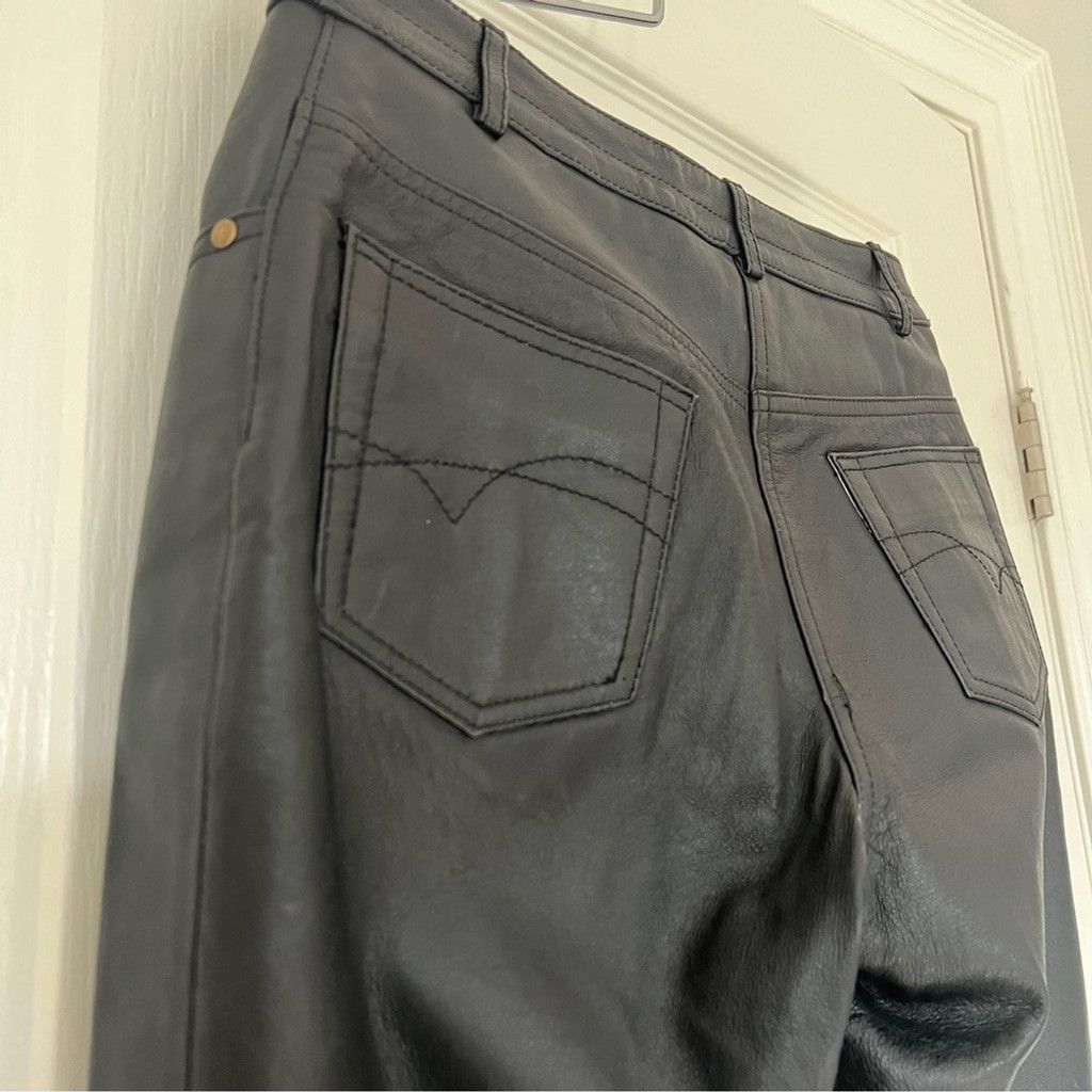 Danier Danier Leather pants genuine size 2, 28 inch straight leg Size 28" / US 6 / IT 42 - 8 Thumbnail