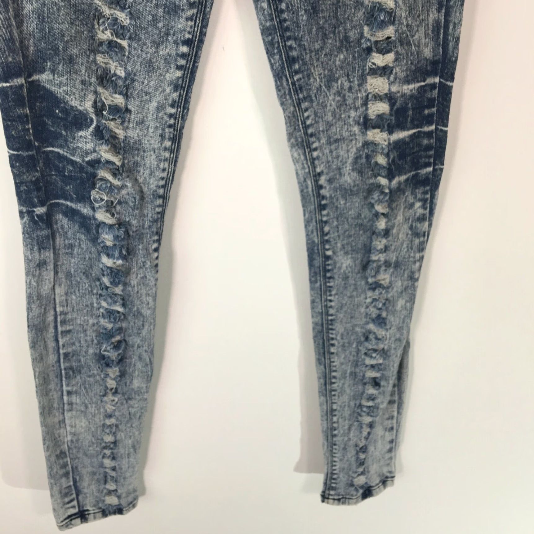 Denime Cello Jeans - Women - Denim Skinny Regular Low Rise Distressed Blue 24x32 Size 3/Regular 5-Pocket Jacket Zipper Button Closure Mens? Wait. Size 26" / US 2 / IT 38 - 4 Thumbnail
