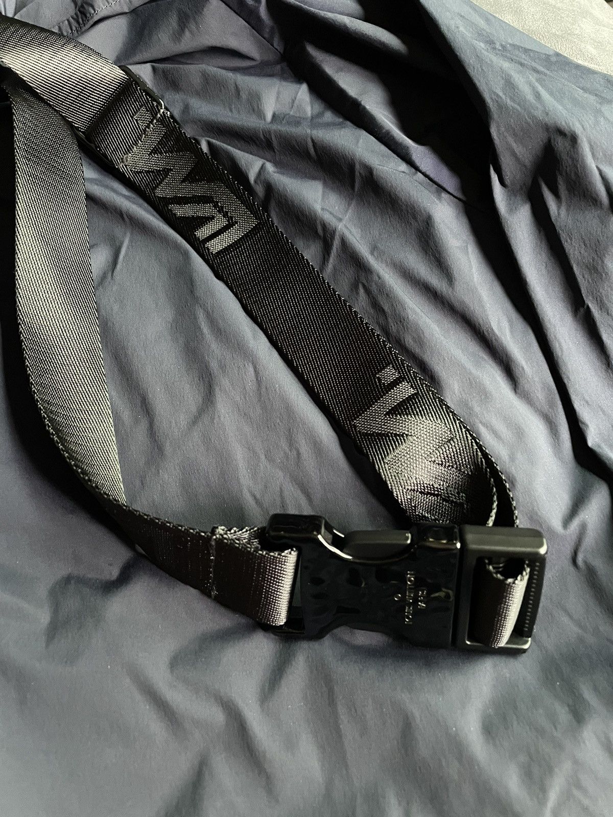 Louis Vuitton Louis Vuitton Navy Harness Belt Hoodie Size US M / EU 48-50 / 2 - 6 Thumbnail