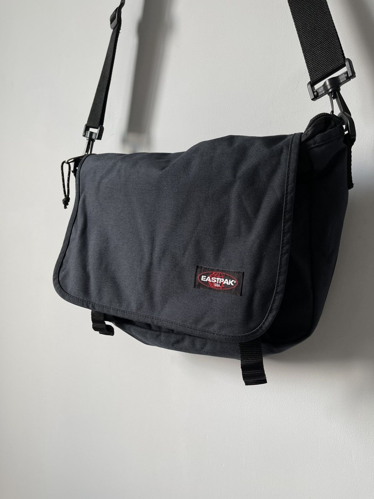 Eastpak Eastpak USA y2k Crossbody Outdoor Messenger Bag Size ONE SIZE - 5 Thumbnail