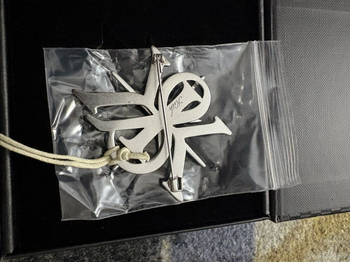 Kith Lisa for Kith Crest Brooch Size ONE SIZE - 3 Thumbnail