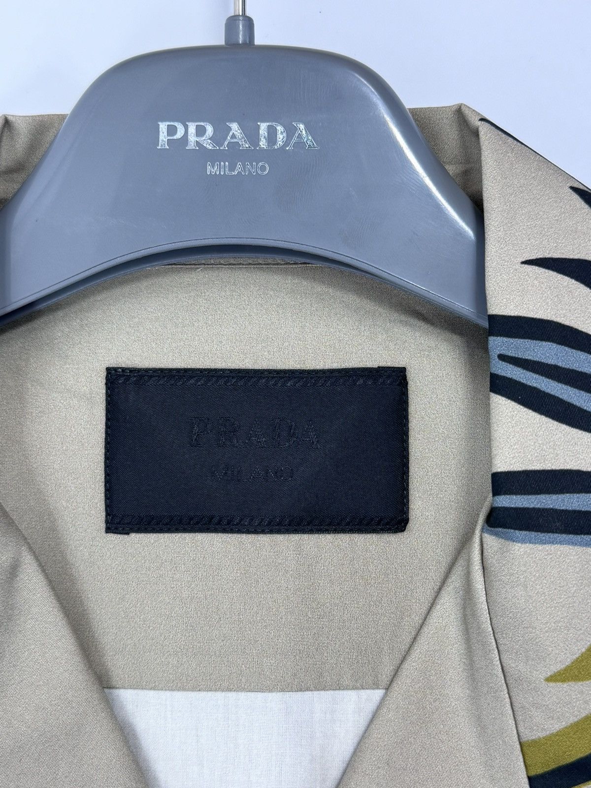 Prada FLOWER PRINT SHIRT Size US L / EU 52-54 / 3 - 4 Thumbnail