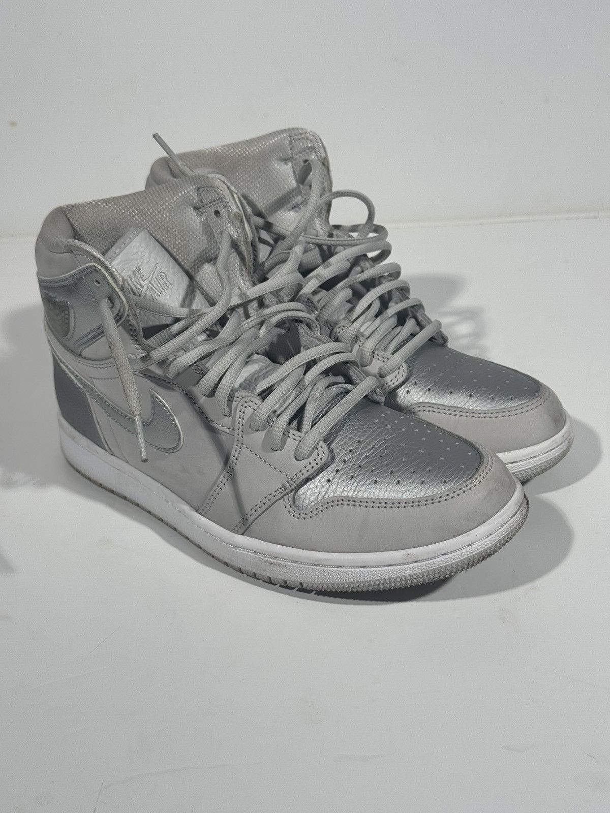 Jordan Brand × Nike Air Jordan 1 Retro High CO.JP Neutral Grey (2020) Size US 8 / EU 41 - 1 Thumbnail