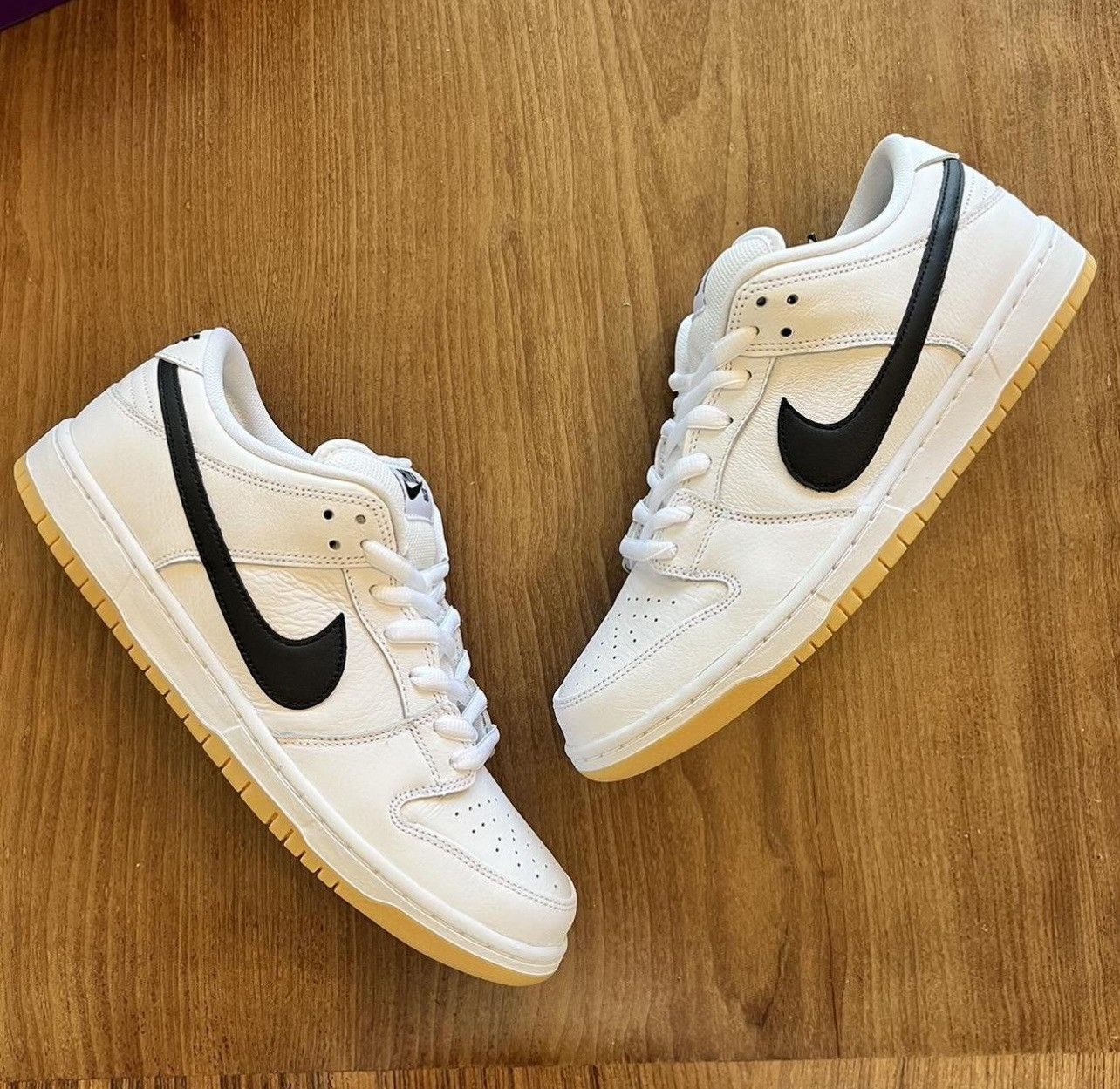 Nike Nike sb dunk low white gum Size US 10.5 / EU 43-44 - 1 Thumbnail