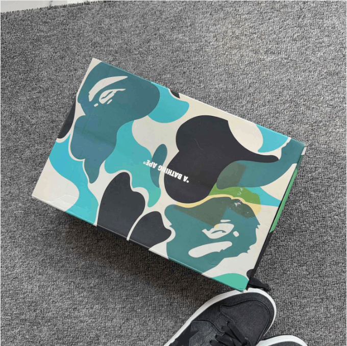 Bape ABATHINGAPE low-top sneaker for men Size US 9.5 / EU 42-43 - 7 Thumbnail
