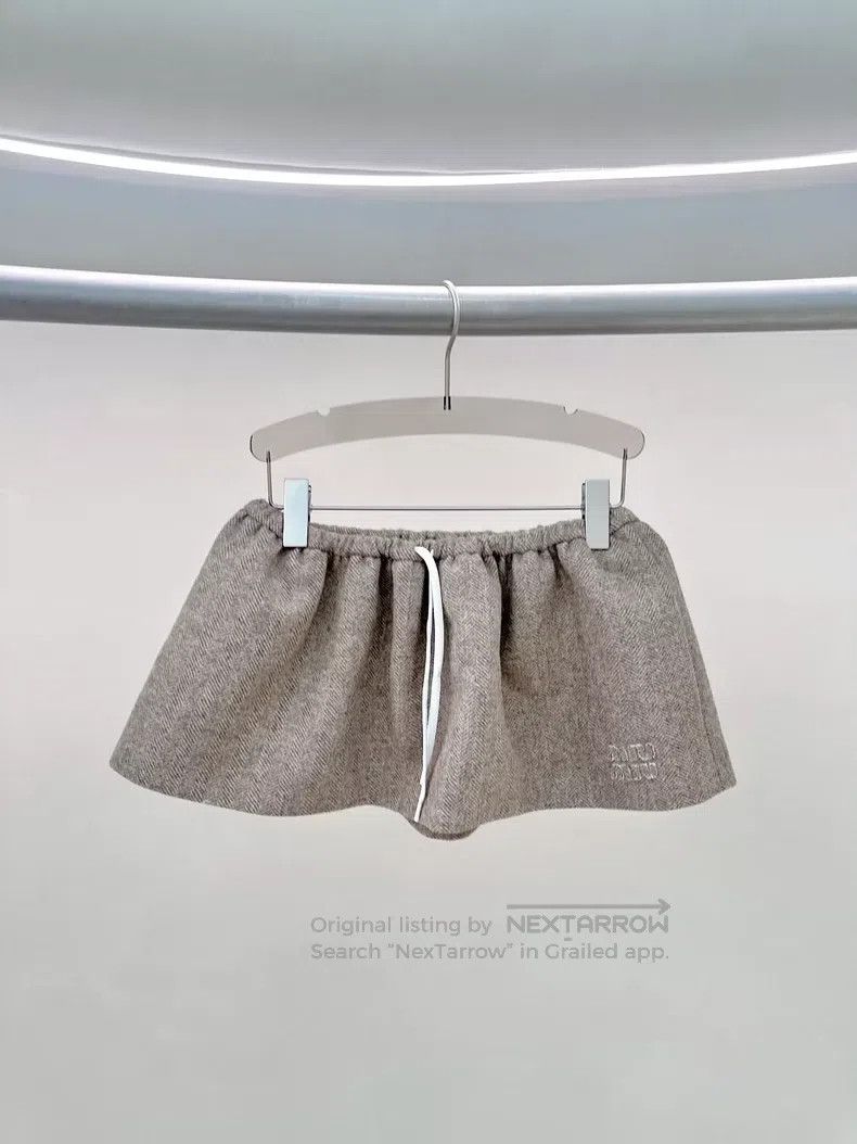 Miu Miu Miu Miu 38 Tweed fluffy skirt Size 37" - 1 Thumbnail
