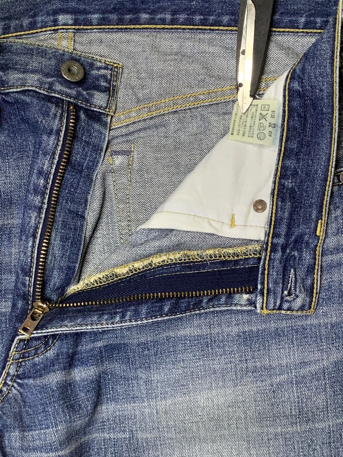 Levi's Vintage 90s Levis 503 Faded Wash Distressed Baggy Jeans Size US 31 - 9 Thumbnail