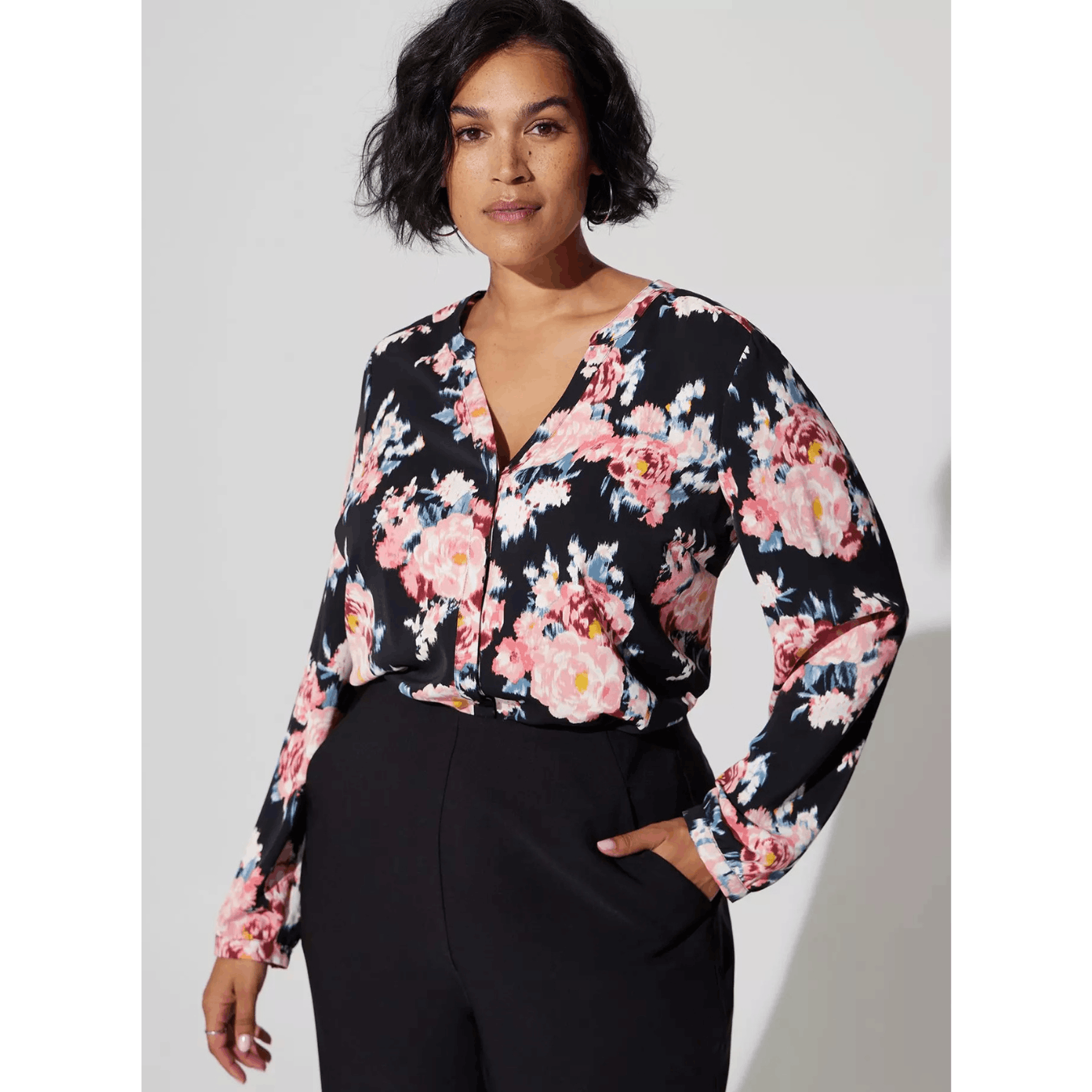 Torrid Torrid Studio Crepe De Chine Button Front Floral Blouse Size XS / US 0-2 / IT 36-38 - 2 Thumbnail
