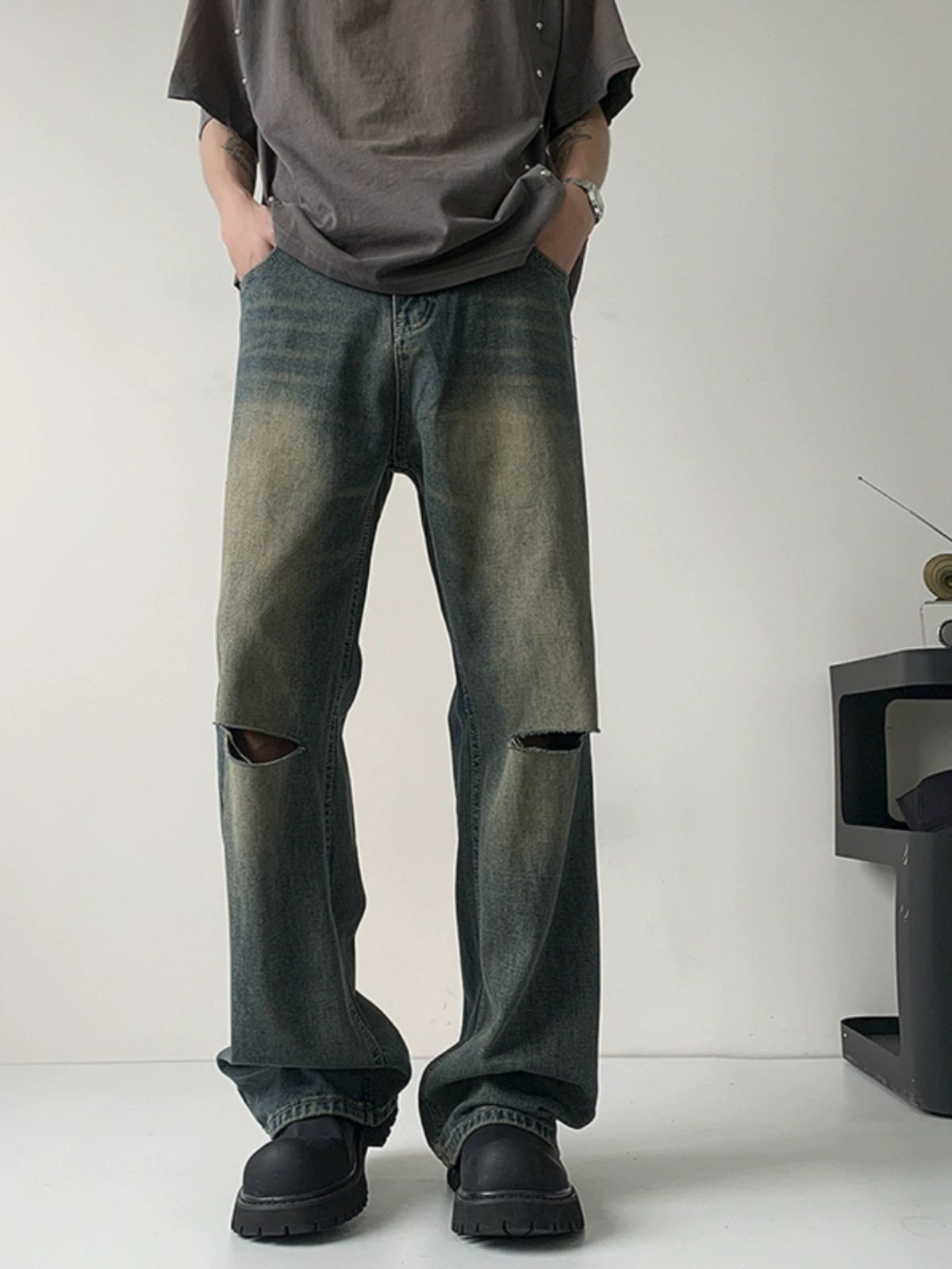 Japanese Brand American retro men's washed and distressed ripped jeans Size US 32 / EU 48 - 1 Thumbnail