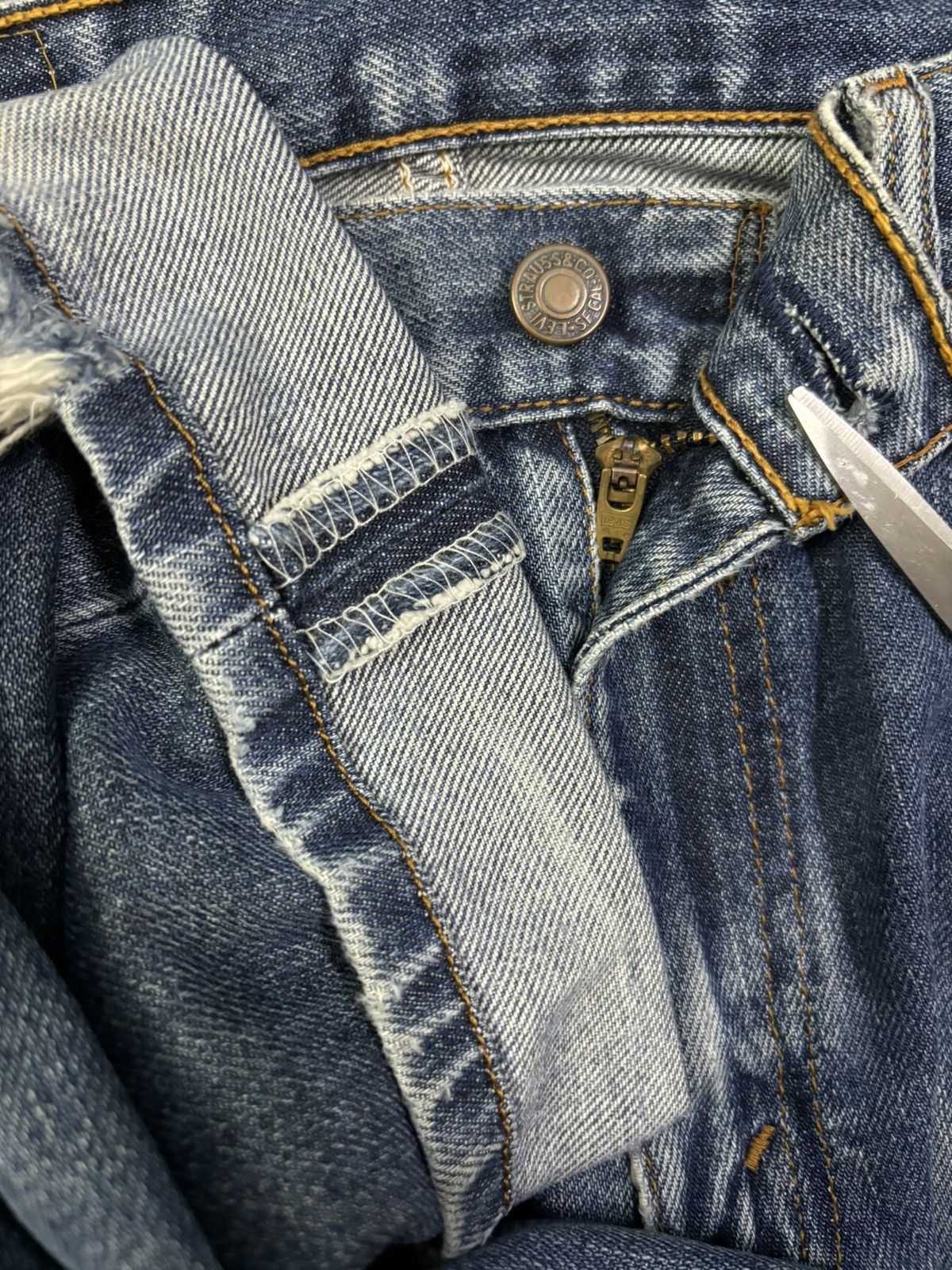 Levi's Vintage 90s Levis 505 Blue Wash Regular Fit Distressed Jeans Size US 29 - 4 Thumbnail