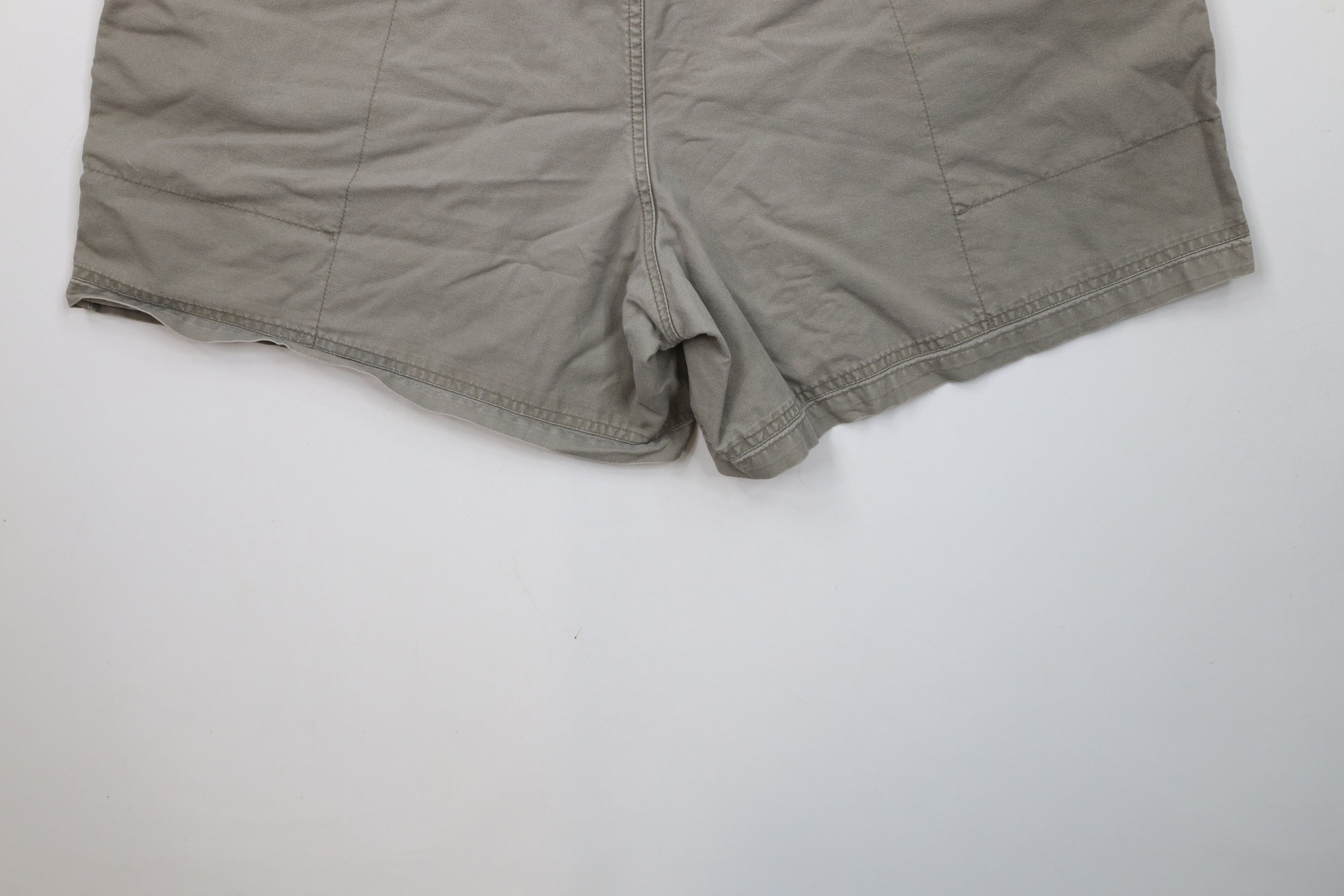 Columbia × Vintage Vintage Columbia PFG Spell Out Above Knee Cargo Shorts Green Size US 36 / EU 52 - 12 Thumbnail
