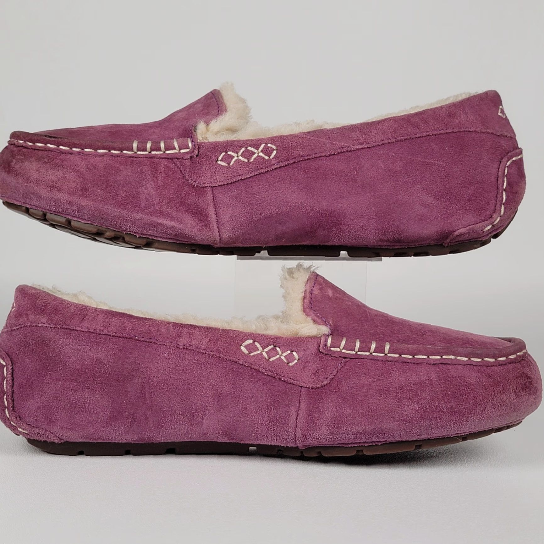 Ugg UGG Slipper Women Moccasin Slippers Pink Suede Shearling Slip On Cushioned Lined Comfort Travel Casual Indoors Outdoors US 10 UK 8.5 EU 41 Mens? Size ONE SIZE - 4 Thumbnail