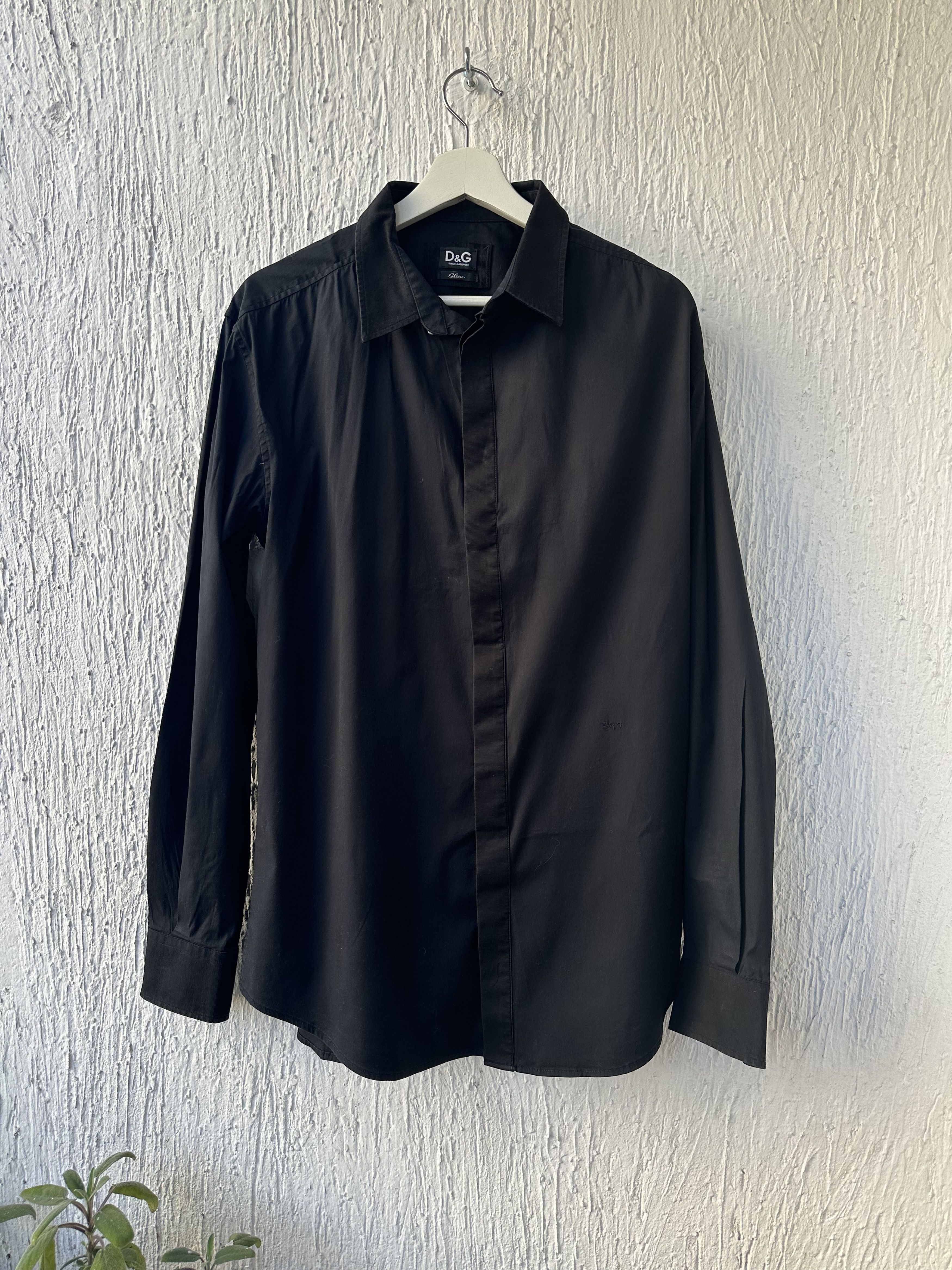 Dolce & Gabbana slim black shirt Size US L / EU 52-54 / 3 - 1 Thumbnail