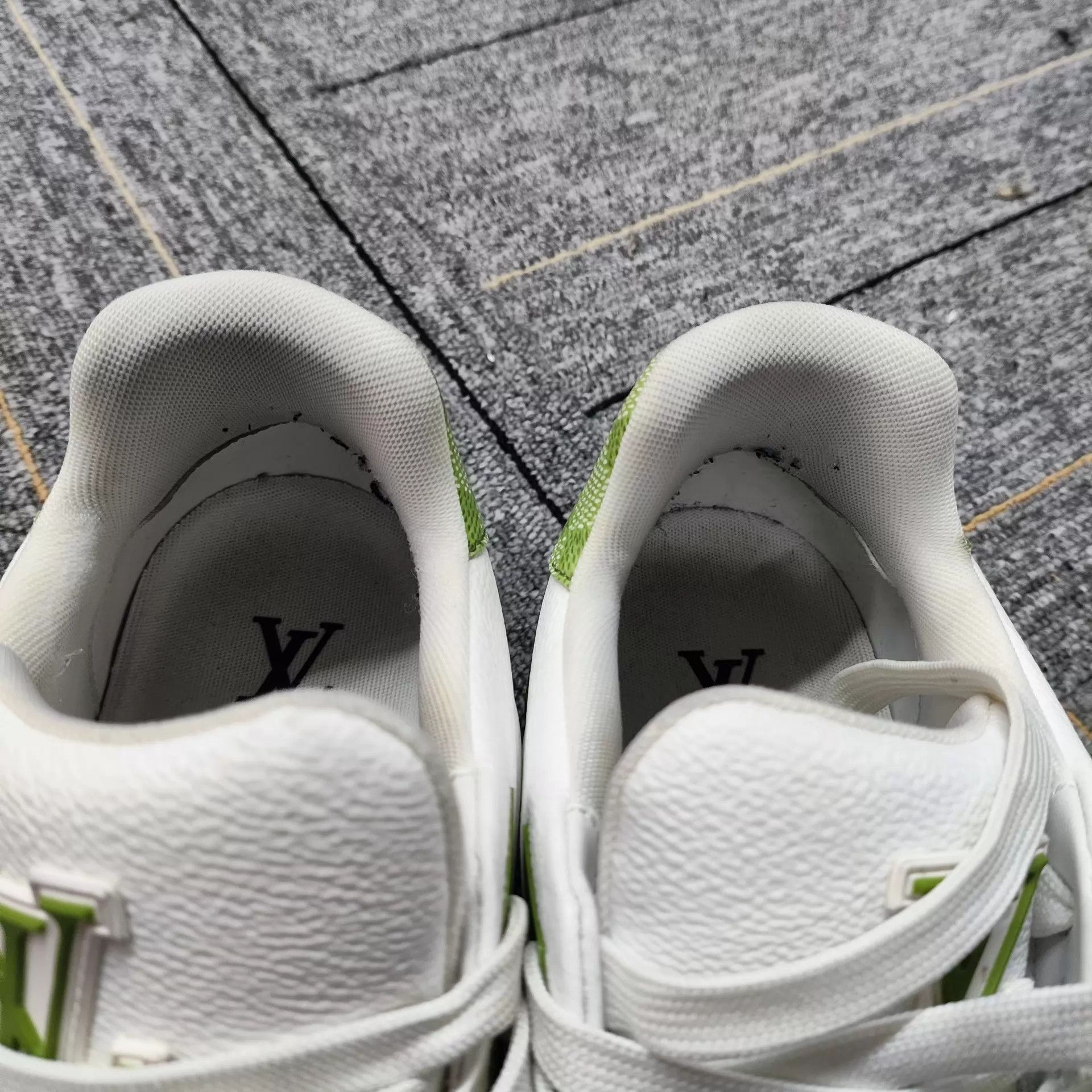 Louis Vuitton LV Trainer US 8 White Green Checkerboard Size US 8 / EU 41 - 2 Thumbnail