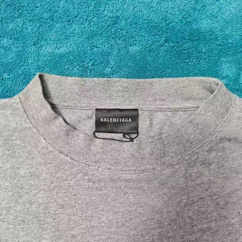 Balenciaga Balenciaga Round Neck Printed Short Sleeve T-Shirt in Grey Size US L / EU 52-54 / 3 - 4 Thumbnail