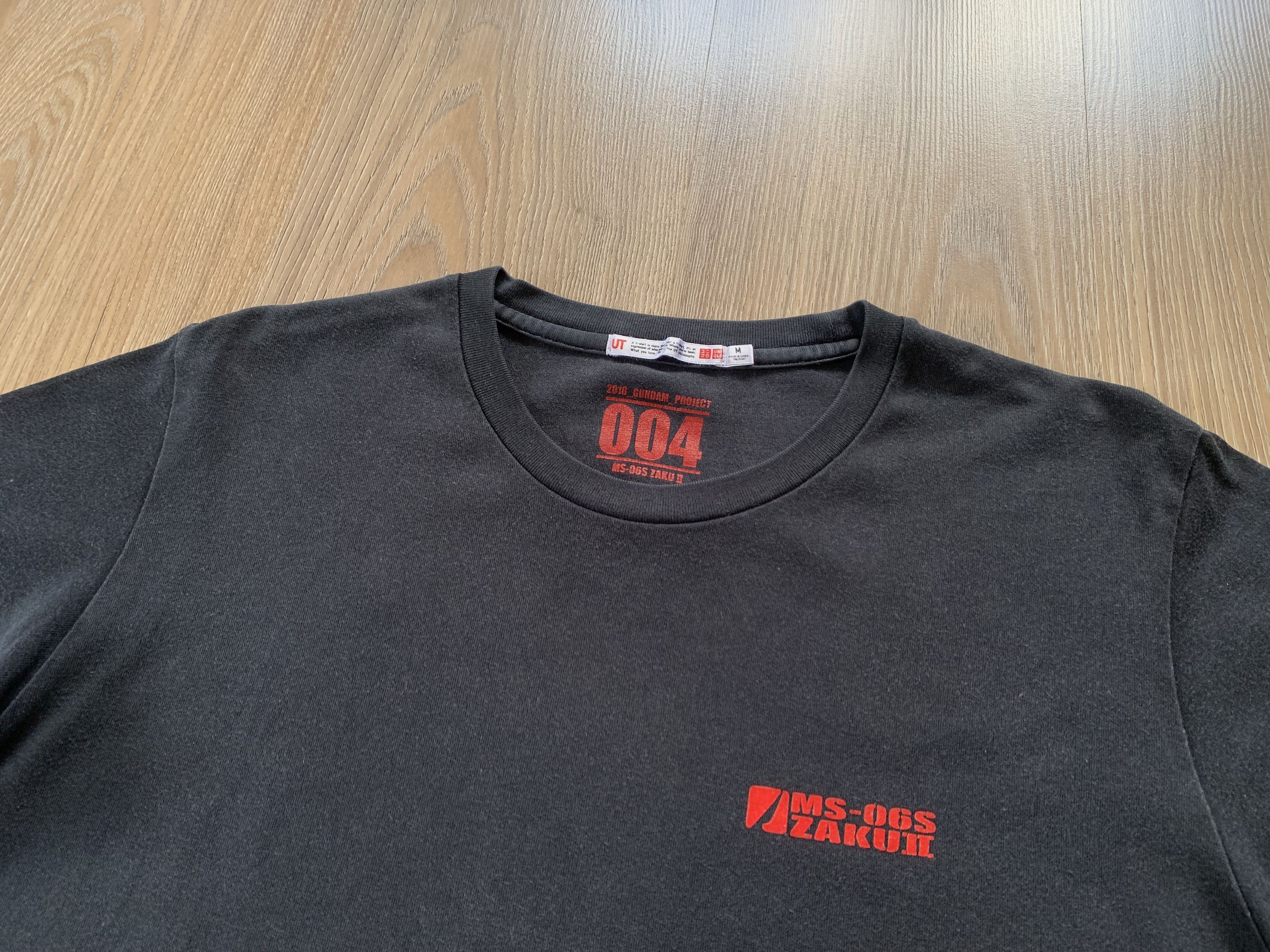 Anime Uniqlo Gundam Project 004 MS-06S Zaku II T-Shirt Size US M / EU 48-50 / 2 - 4 Thumbnail