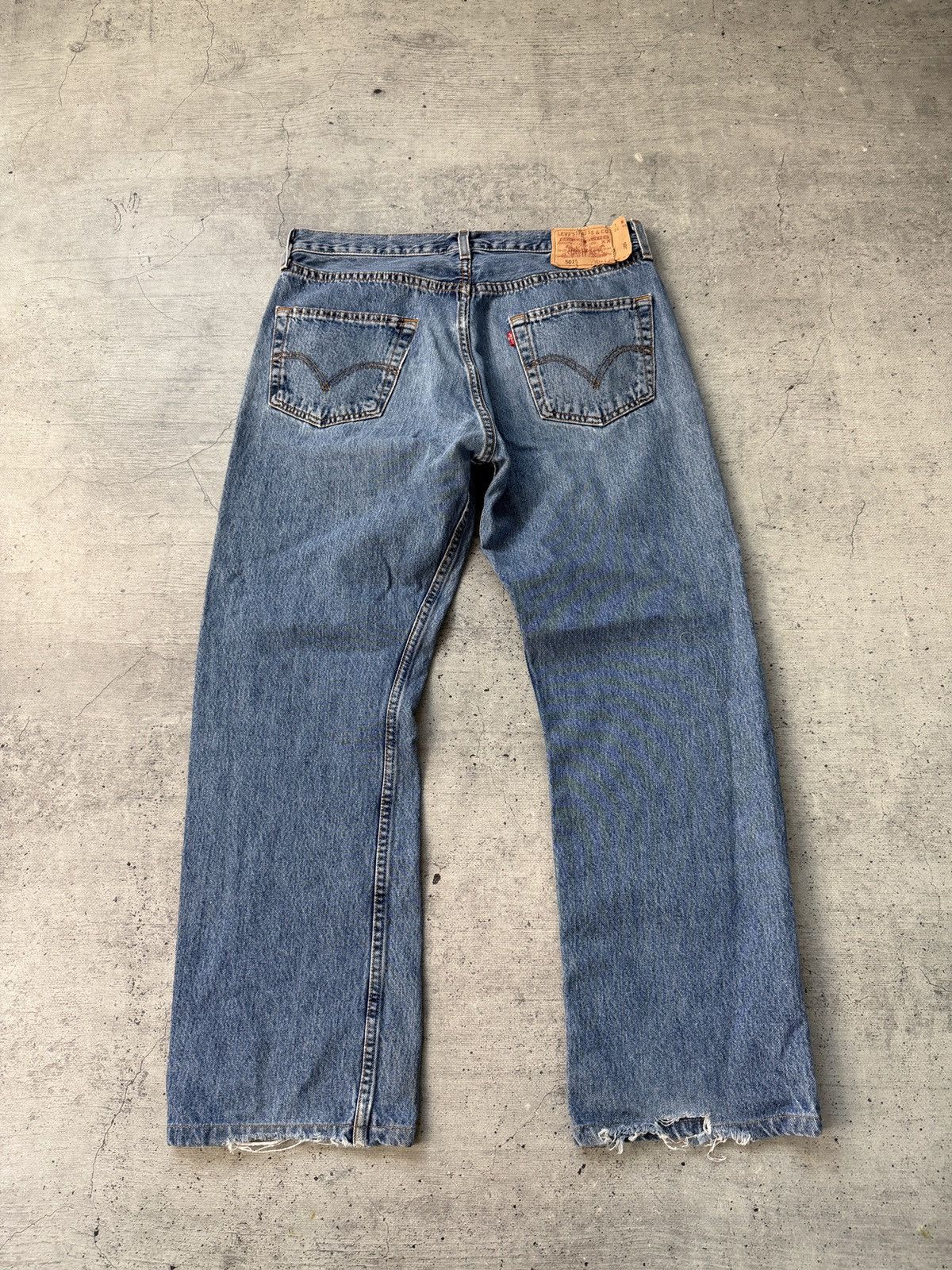 Levi's Vintage Levis 501 Straight Leg Distressed Jeans 34x30 Size US 34 / EU 50 - 1 Thumbnail