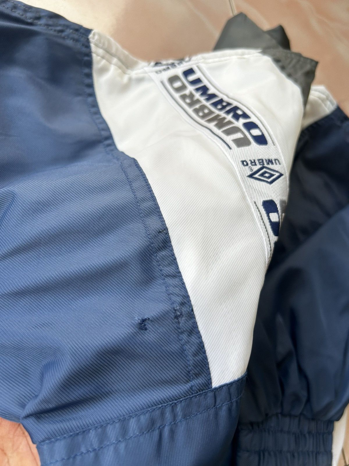 Umbro Vintage 90’s UMBRO Colour Block Nylon Windbreaker Size US S / EU 44-46 / 1 - 14 Thumbnail