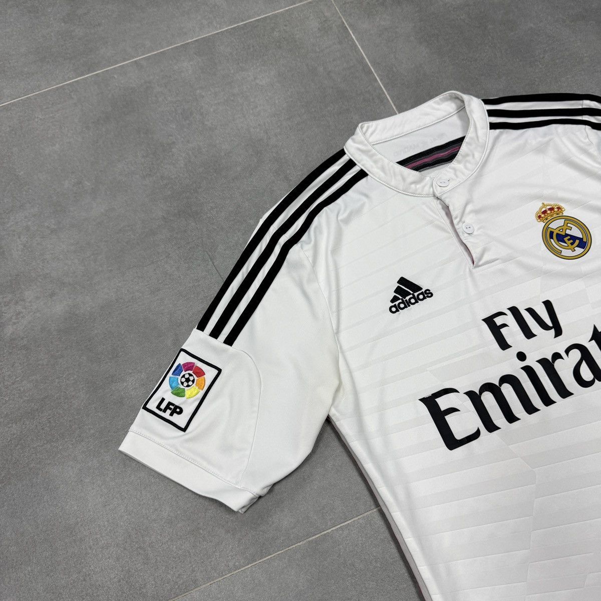 Adidas Adidas Real Madrid CF 2014/2015 Home Soccer Jersey Shirt Size US S / EU 44-46 / 1 - 3 Thumbnail