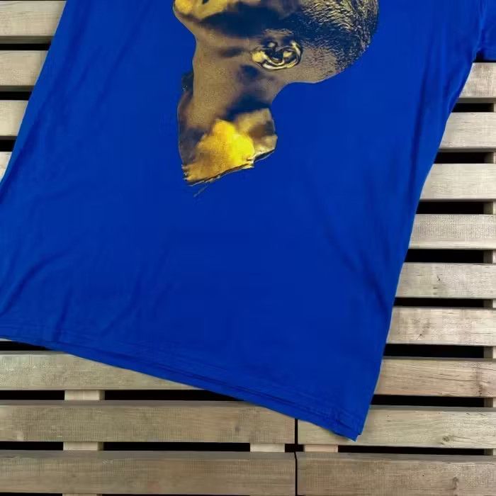 Band Tees Vintage T Shirt Robbie Williams Take The Crown 2013 Size M Size US M / EU 48-50 / 2 - 3 Thumbnail