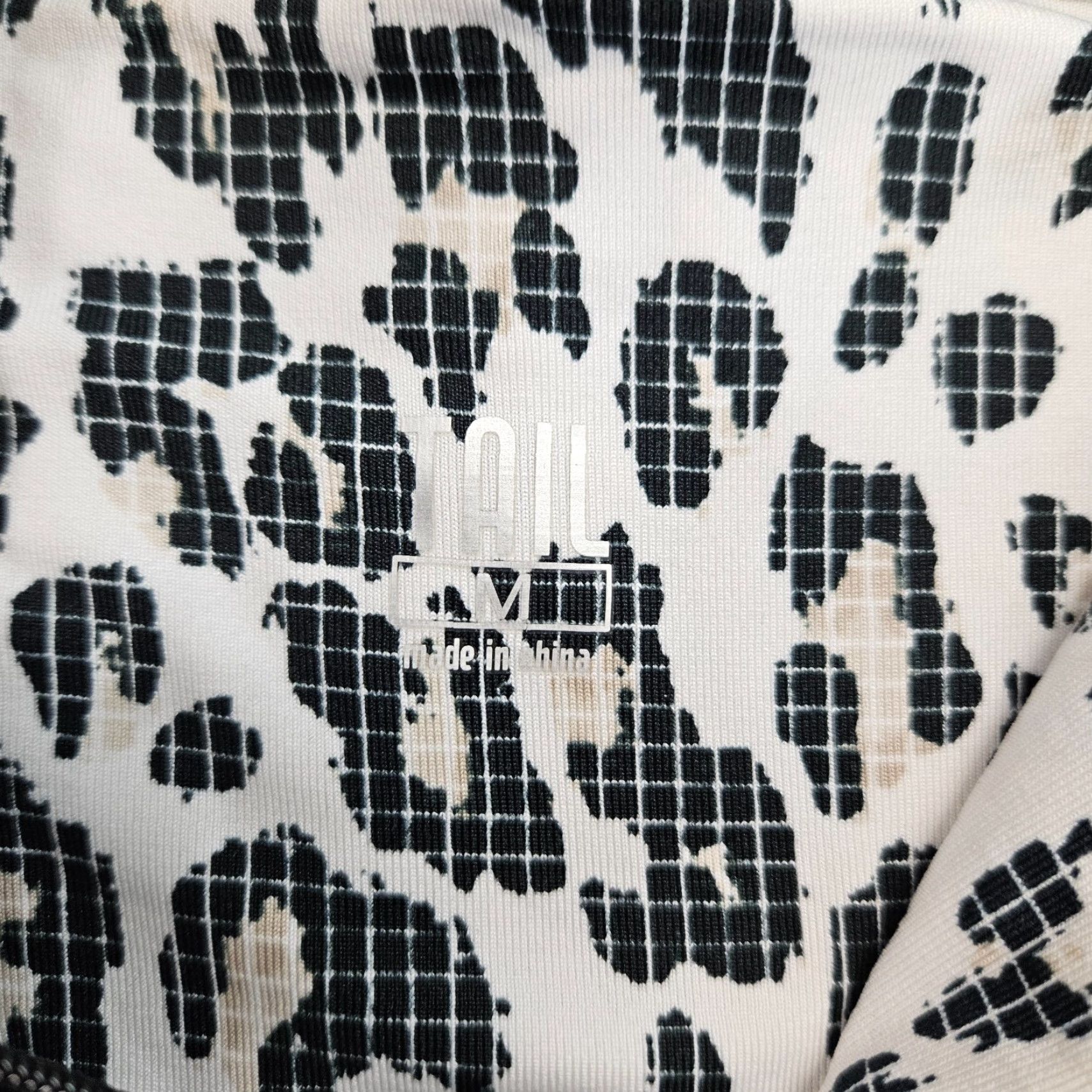 Vintage Tail Womens Top Polo Short Sleeve Sz M White Black Animal Print Women's Basic Shirt 90s? Size M / US 6-8 / IT 42-44 - 6 Thumbnail