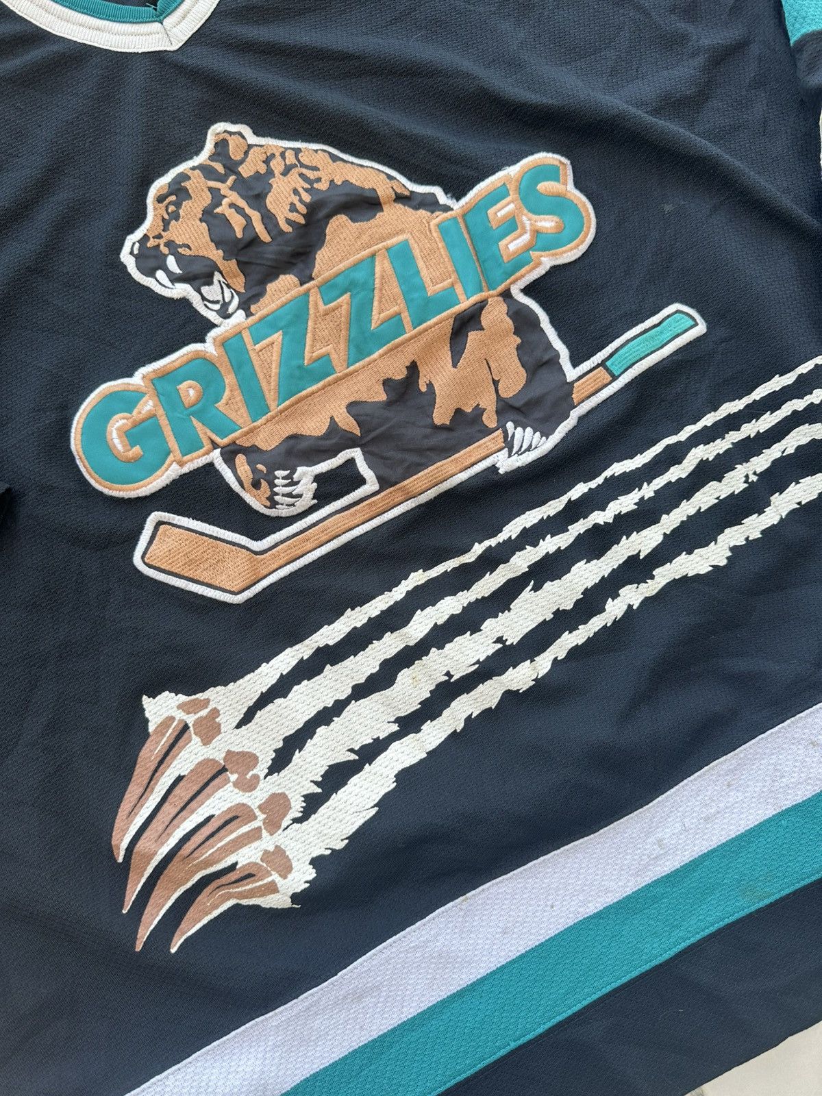 Starter Vintage UTAH Grizzlies hockey ice league jersey Size US L / EU 52-54 / 3 - 7 Thumbnail