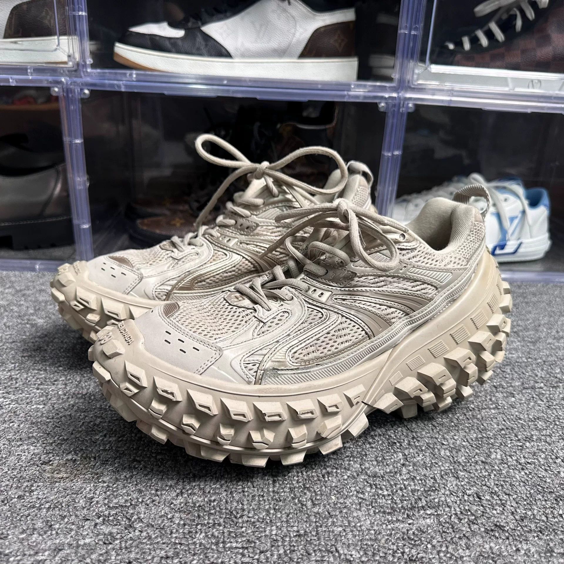 Balenciaga Balenciaga Brown Lowtop Sneakers us_9 Women Size US 9 / IT 39 - 1 Thumbnail