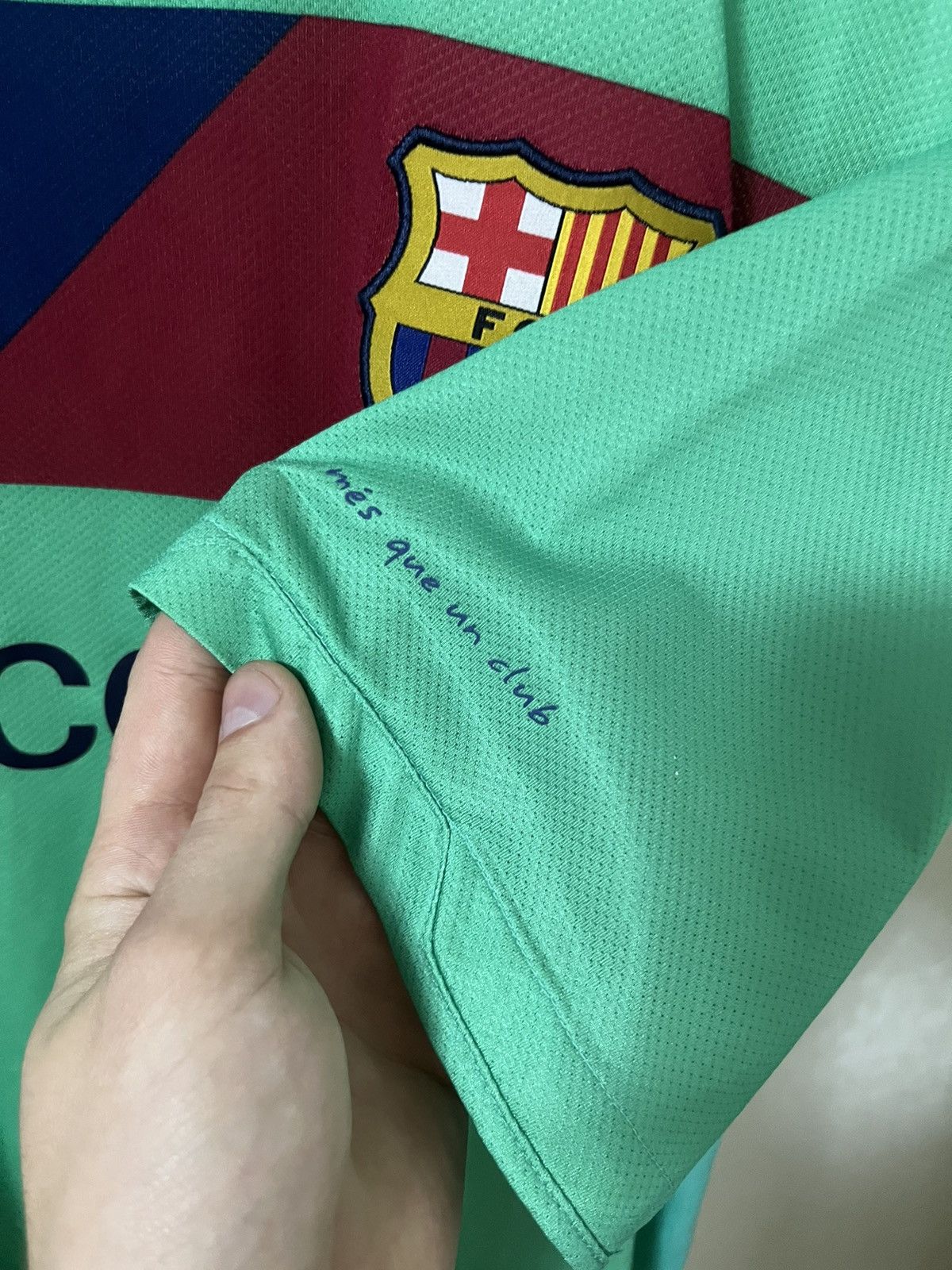 Other Nike Barcelona Away Vintage 10/11 #6 Xavi Jersey Size US XL / EU 56 / 4 - 9 Thumbnail