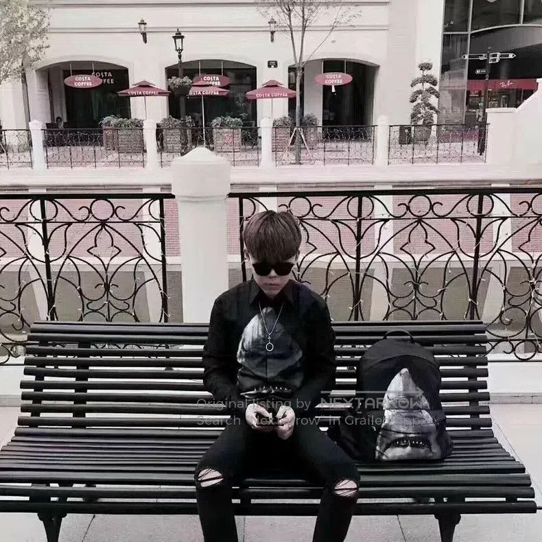 Givenchy Givenchy Shark Shirt Size US XXS / EU 40 - 7 Thumbnail