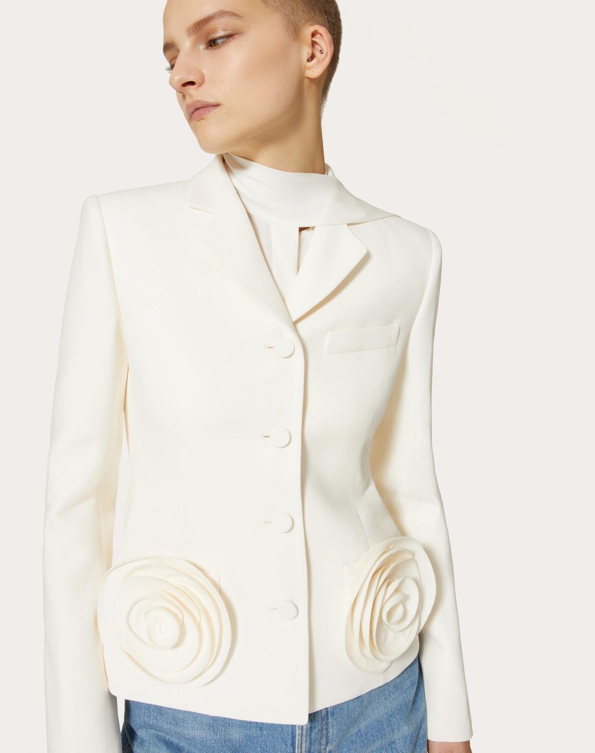 Valentino o1s1wg110525 Crepe Couture Jacket in White Size XS / US 0-2 / IT 36-38 - 6 Thumbnail