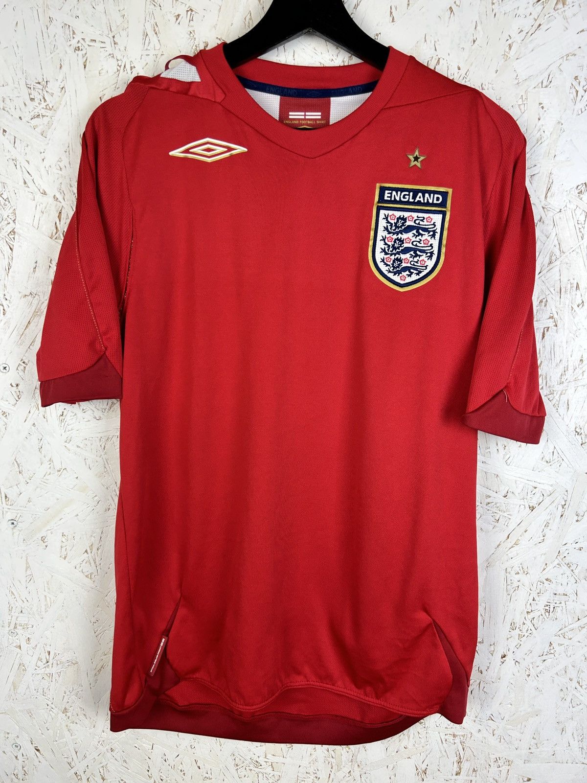 Umbro Vintage Umbro England 2006/08 Away Kit Soccer Jersey Red S Size US S / EU 44-46 / 1 - 1 Thumbnail