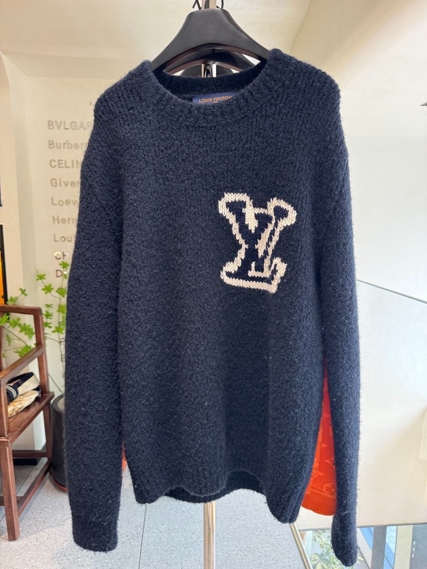 Louis Vuitton Louis Vuitton lv teddy velvet navy blue logo sweater Nextar Size US S / EU 44-46 / 1 - 1 Thumbnail