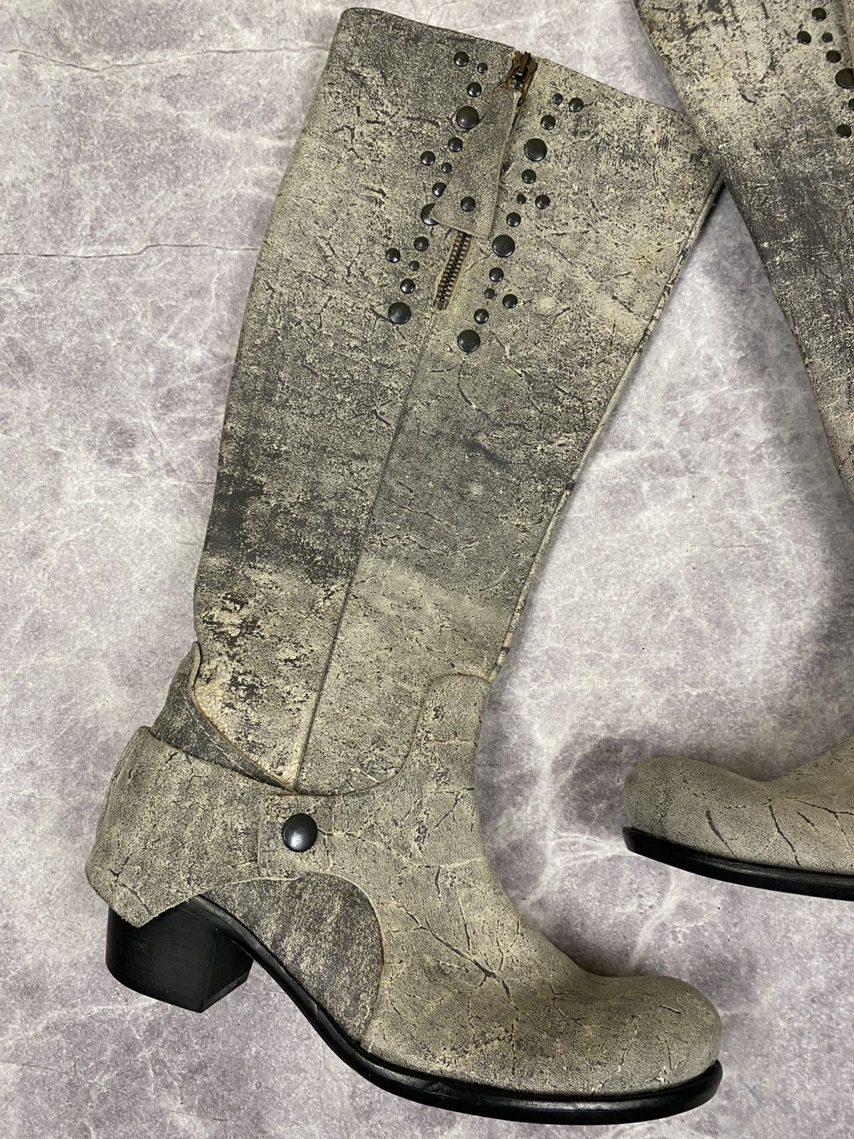 IKKS IKKS Cracked Painted Maison Margiela Style Studded Boots 39 Size US 9 / IT 39 - 2 Thumbnail