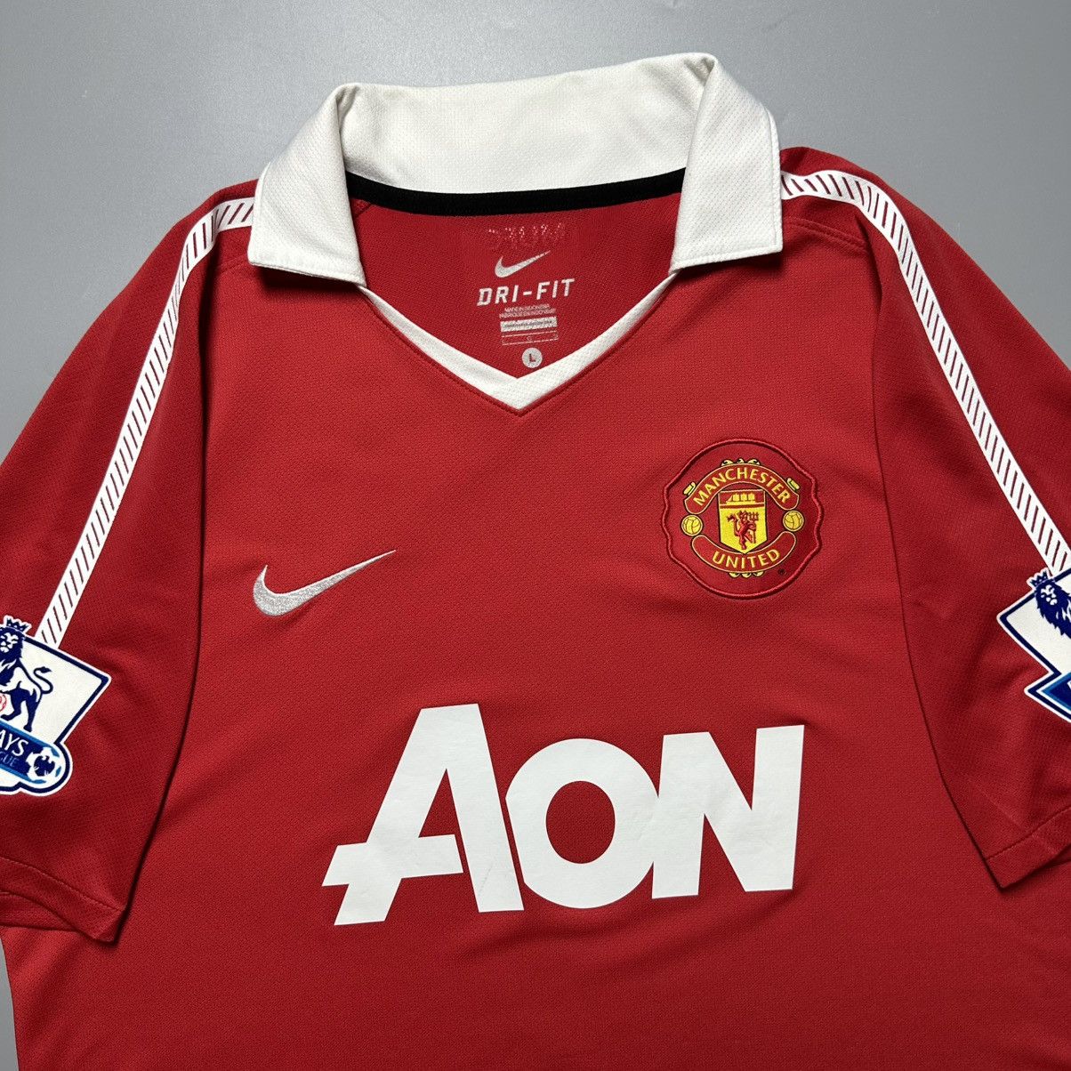Nike MAN UNITED NIKE 2010/2011 FOOTBALL HOME JERSEY #9 BERBATOV Size US L / EU 52-54 / 3 - 4 Thumbnail