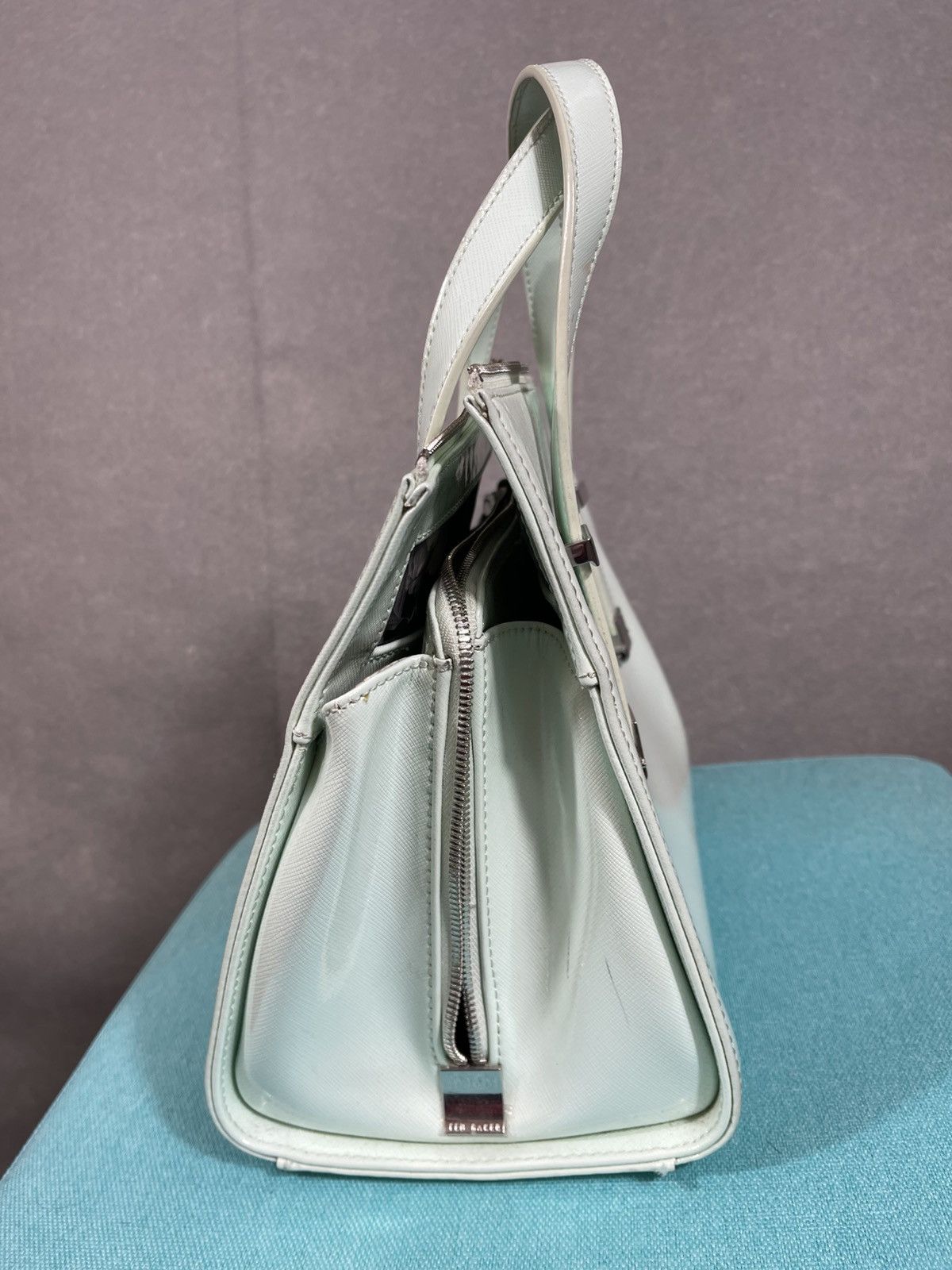 Ted Baker Ted Baker mint green patent bowler in fair condition Size ONE SIZE - 2 Thumbnail