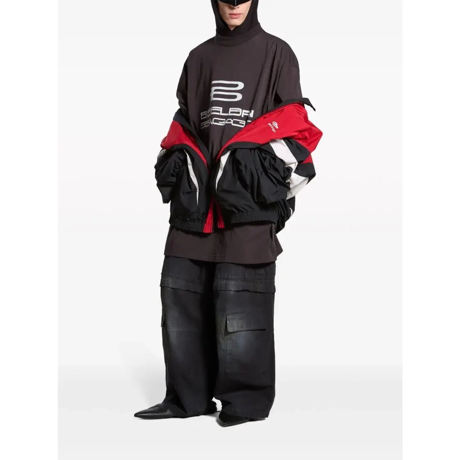 Balenciaga o1rshd1 Off Shoulder Tracksuit Jacket in Black Size US S / EU 44-46 / 1 - 1 Thumbnail