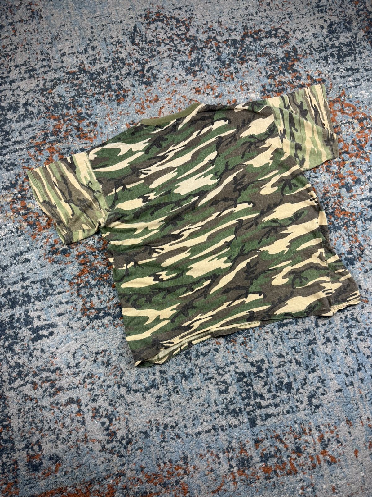 Vintage Vintage 90s camo army military distressed boxy tee kanye Size US L / EU 52-54 / 3 - 2 Thumbnail