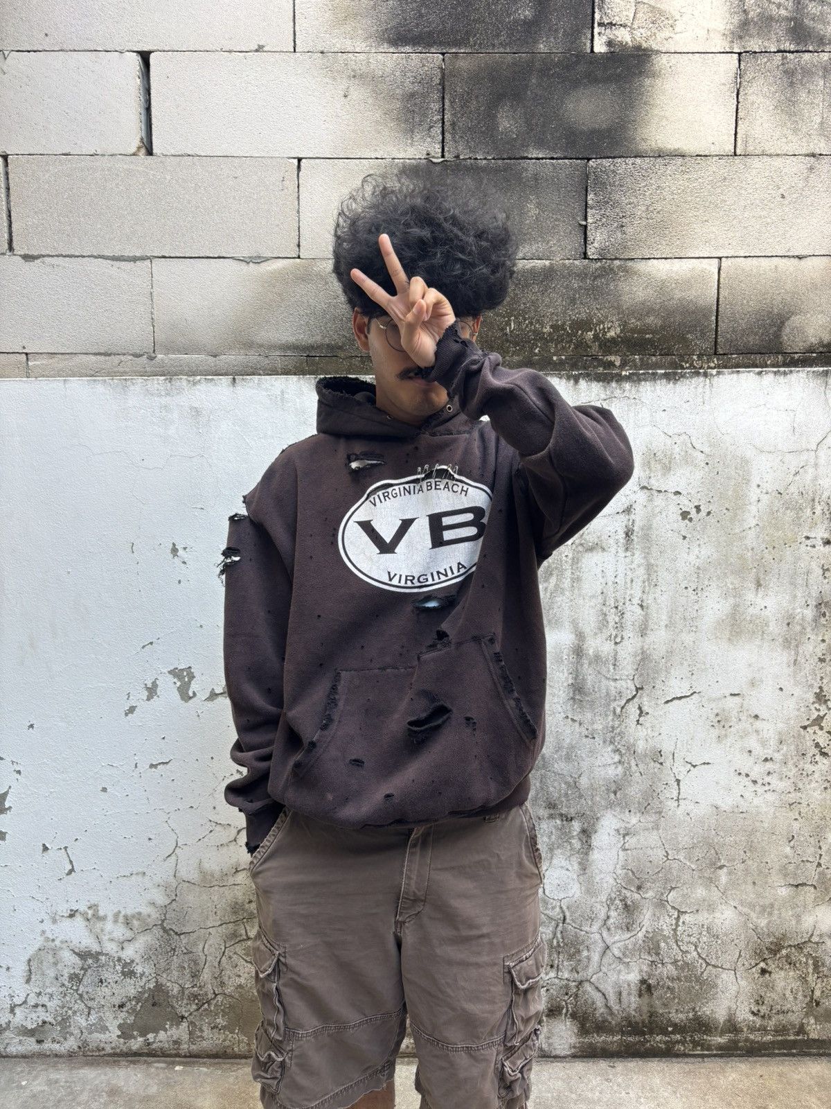 Vintage Thrashed Virginia Beach Faded Distressed Hoodie Size US XL / EU 56 / 4 - 4 Thumbnail