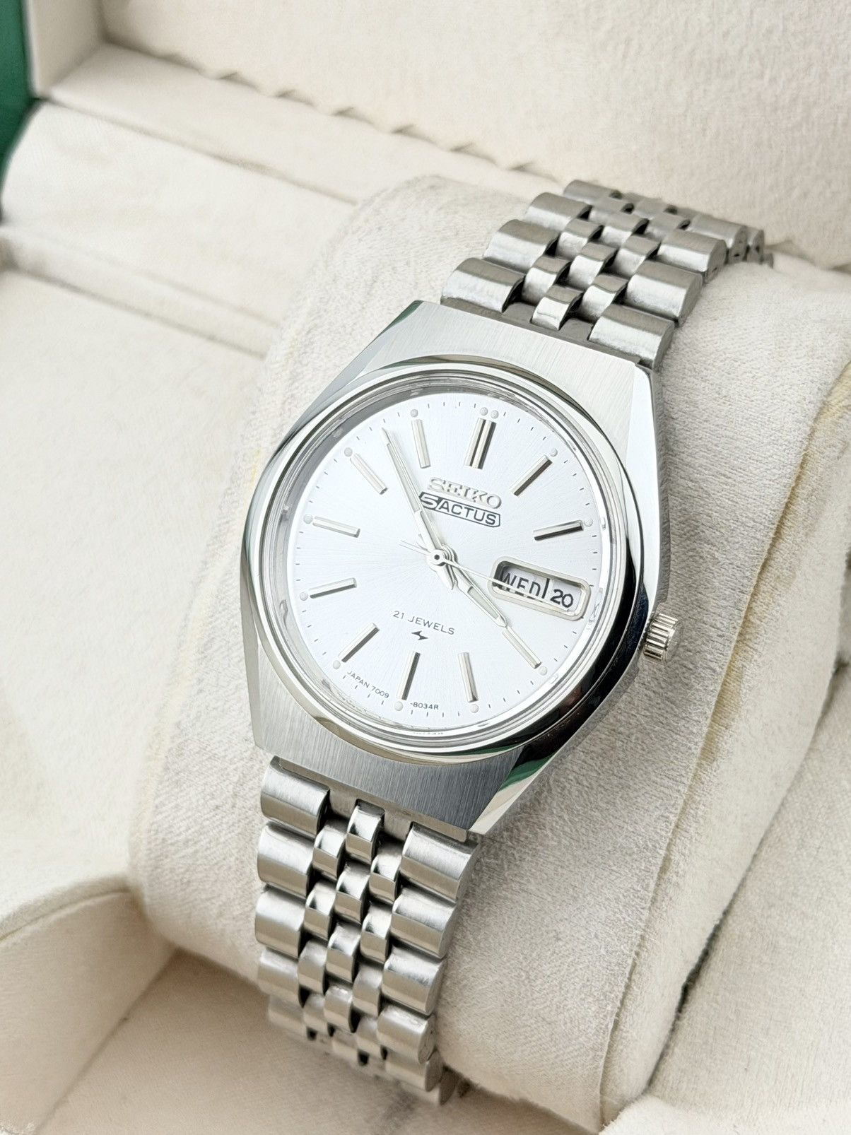 Seiko Seiko Automatic Day/Date Wristwatch Silver Dial Seiko 5 Size 36 - 5 Thumbnail
