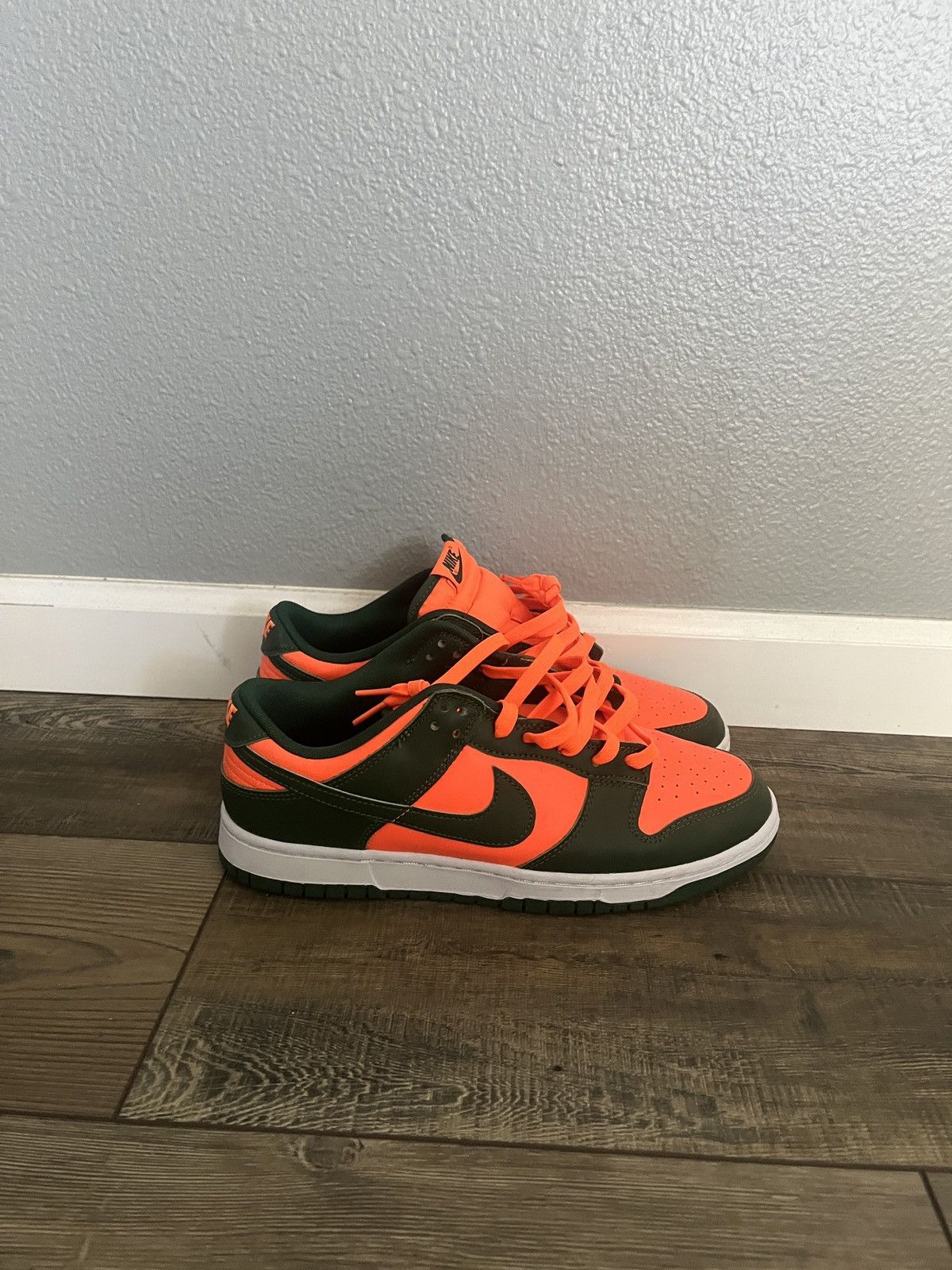 Nike Nike Dunk low "Miami Hurricanes" Size US 10.5 / EU 43-44 - 2 Thumbnail