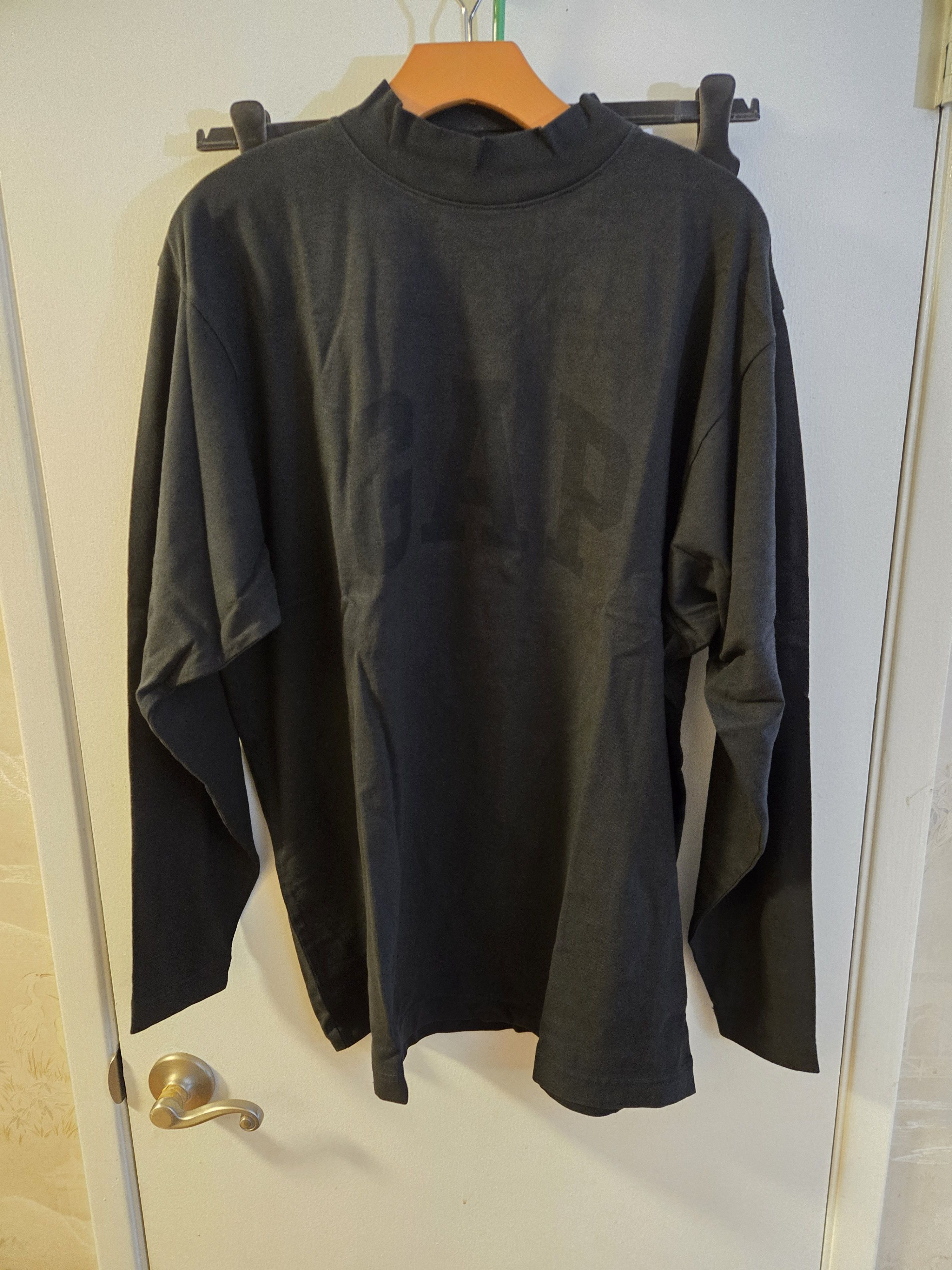 Balenciaga × Gap × Kanye West Yeezy gap balenciaga dove long sleeve tee black size xs Size US XS / EU 42 / 0 - 1 Thumbnail